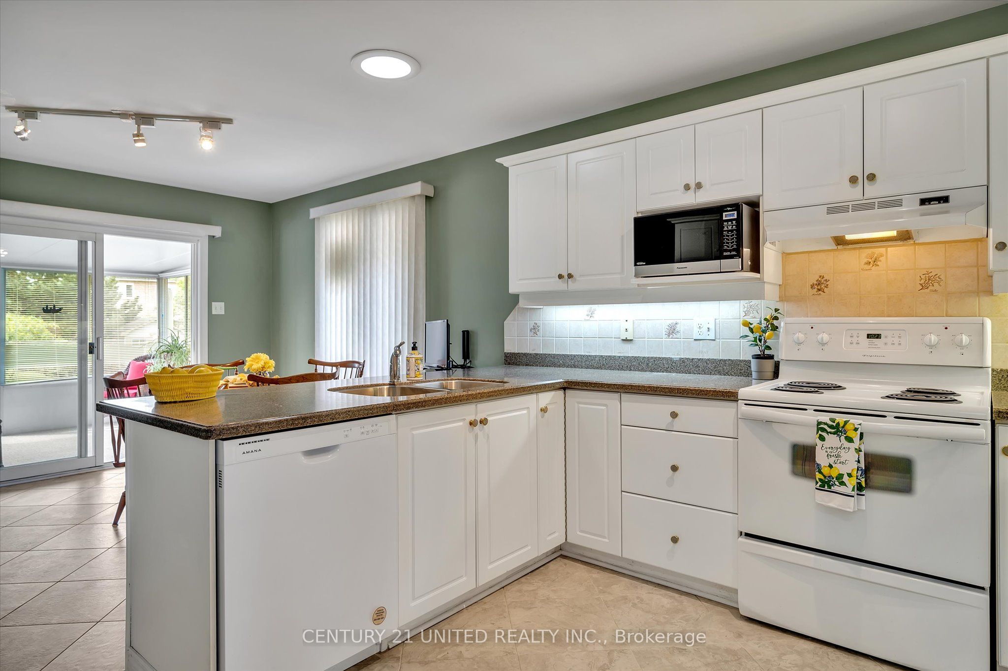 1329 White Crescent Property Photo 11