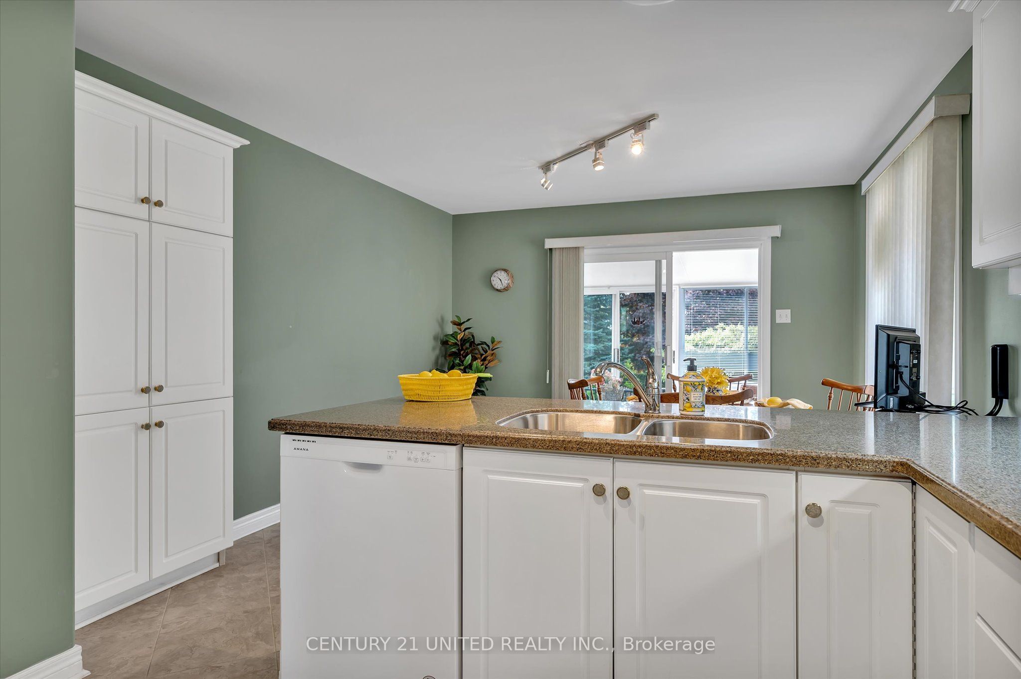 1329 White Crescent Property Photo 14