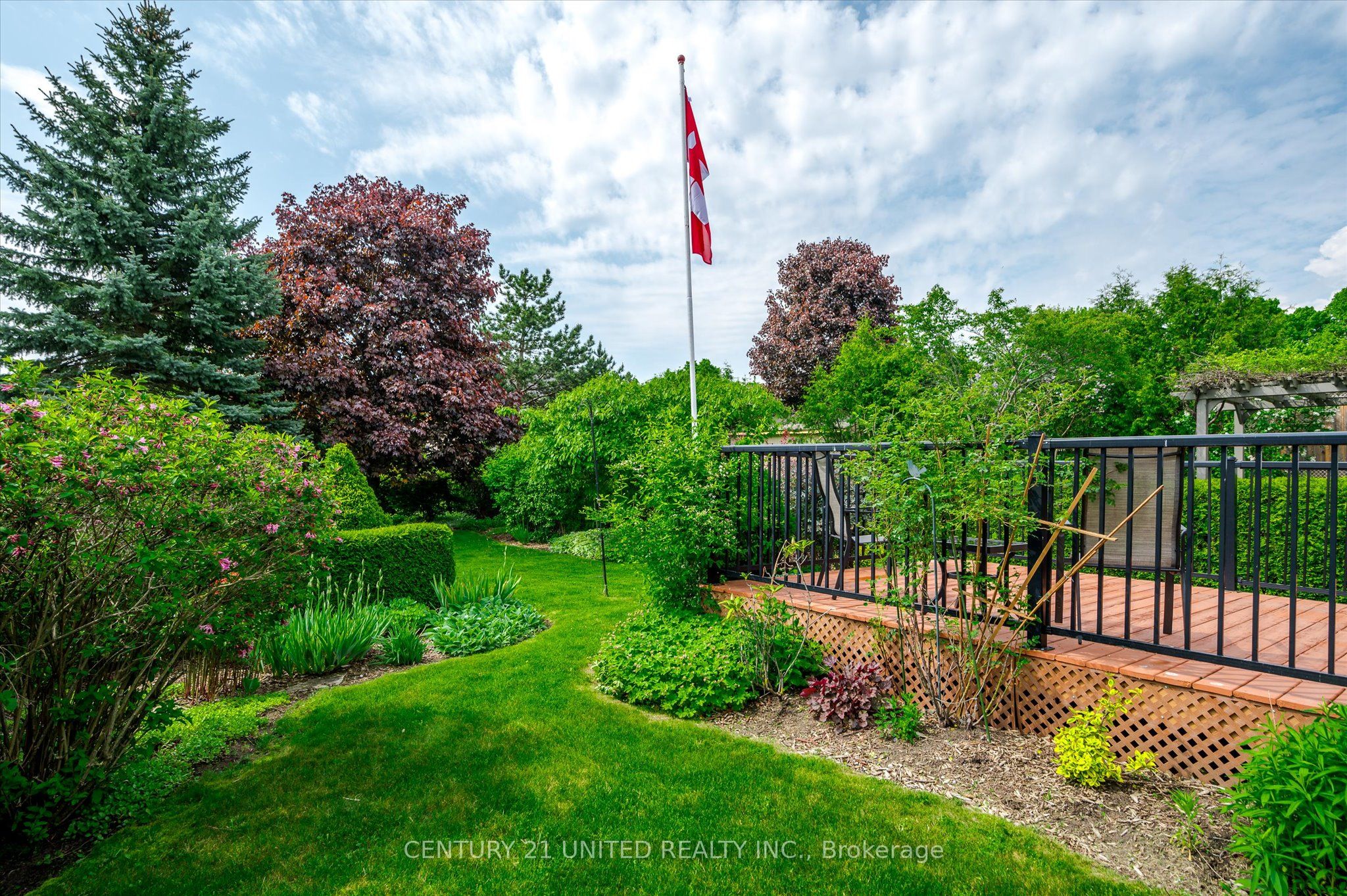 1329 White Crescent Property Photo 22
