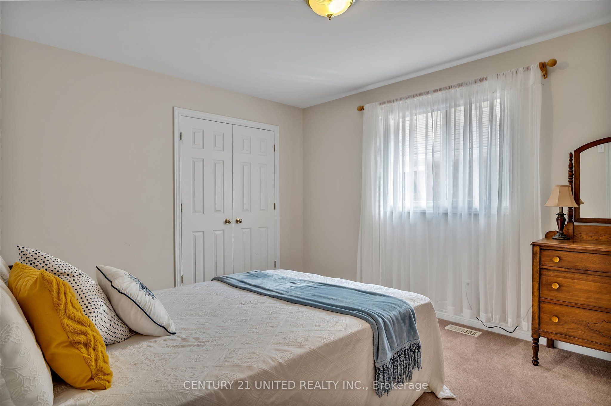 1329 White Crescent Property Photo 27