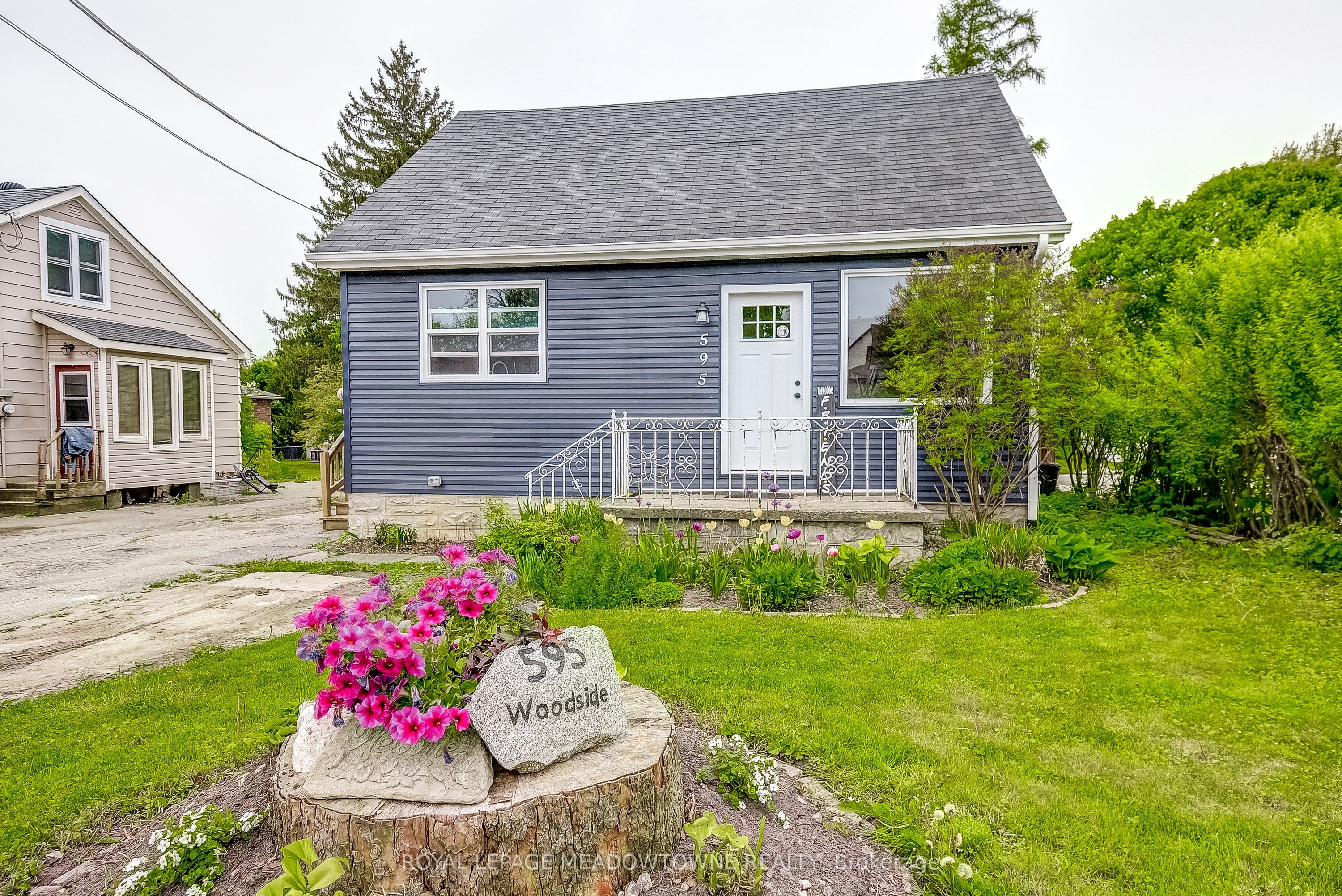 595 Woodside St Property Photo 1