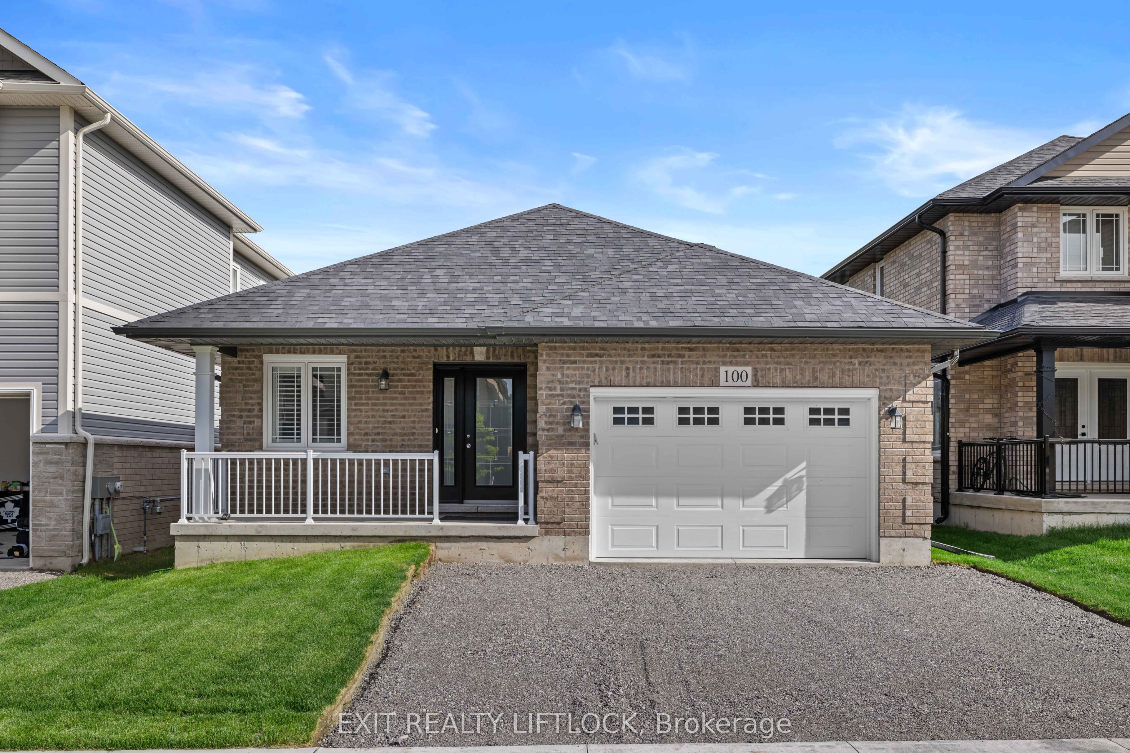100 York Drive Property Photo 1