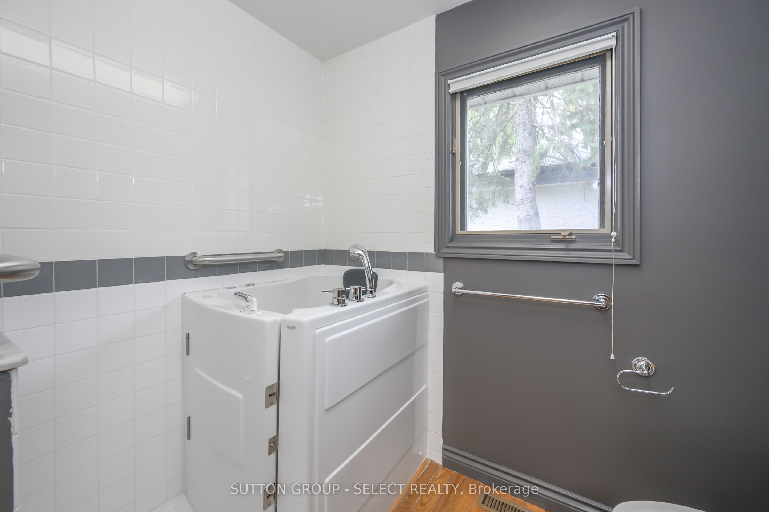 #5 - 10 Mackellar Avenue Property Photo 33
