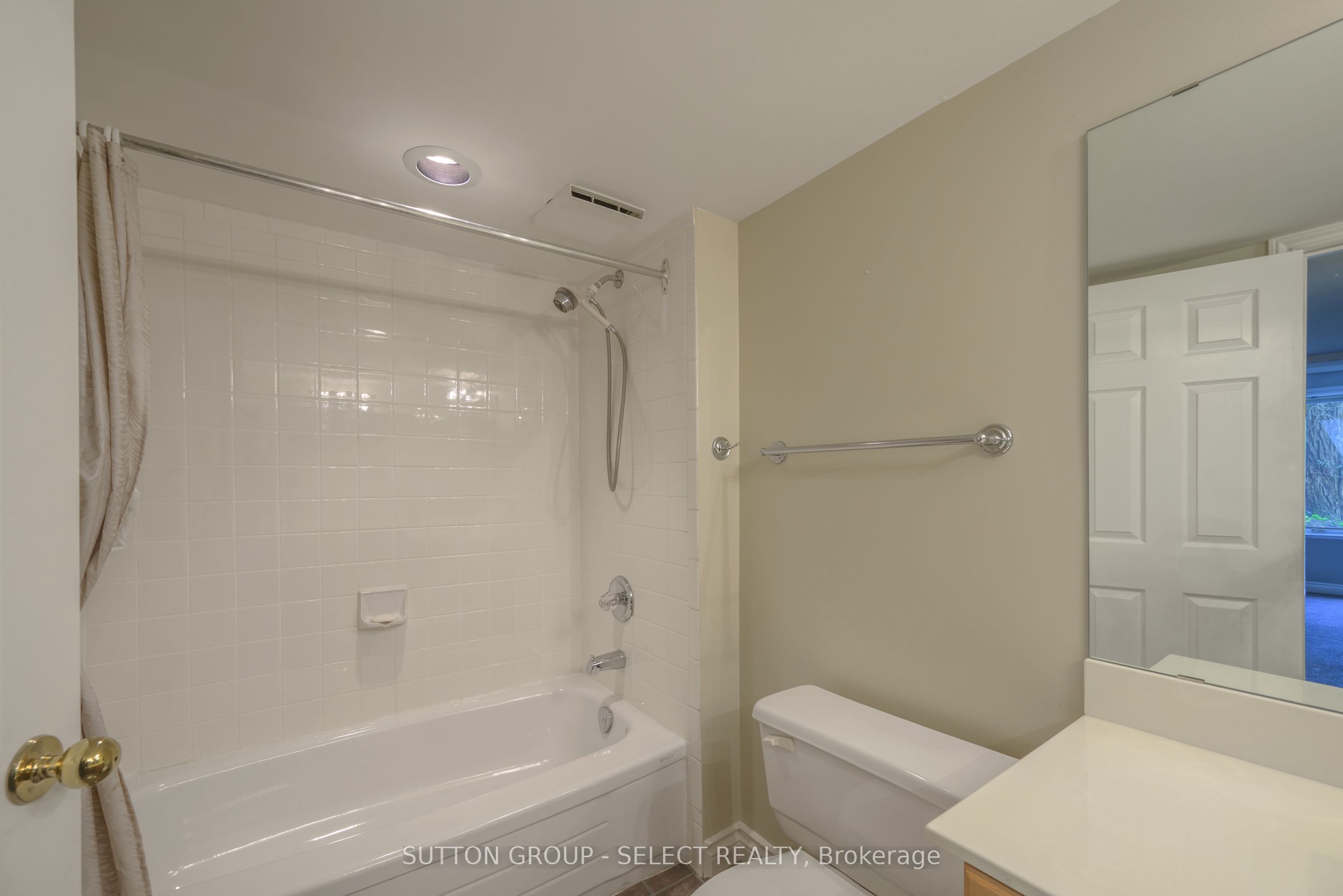 #5 - 10 Mackellar Avenue Property Photo 37
