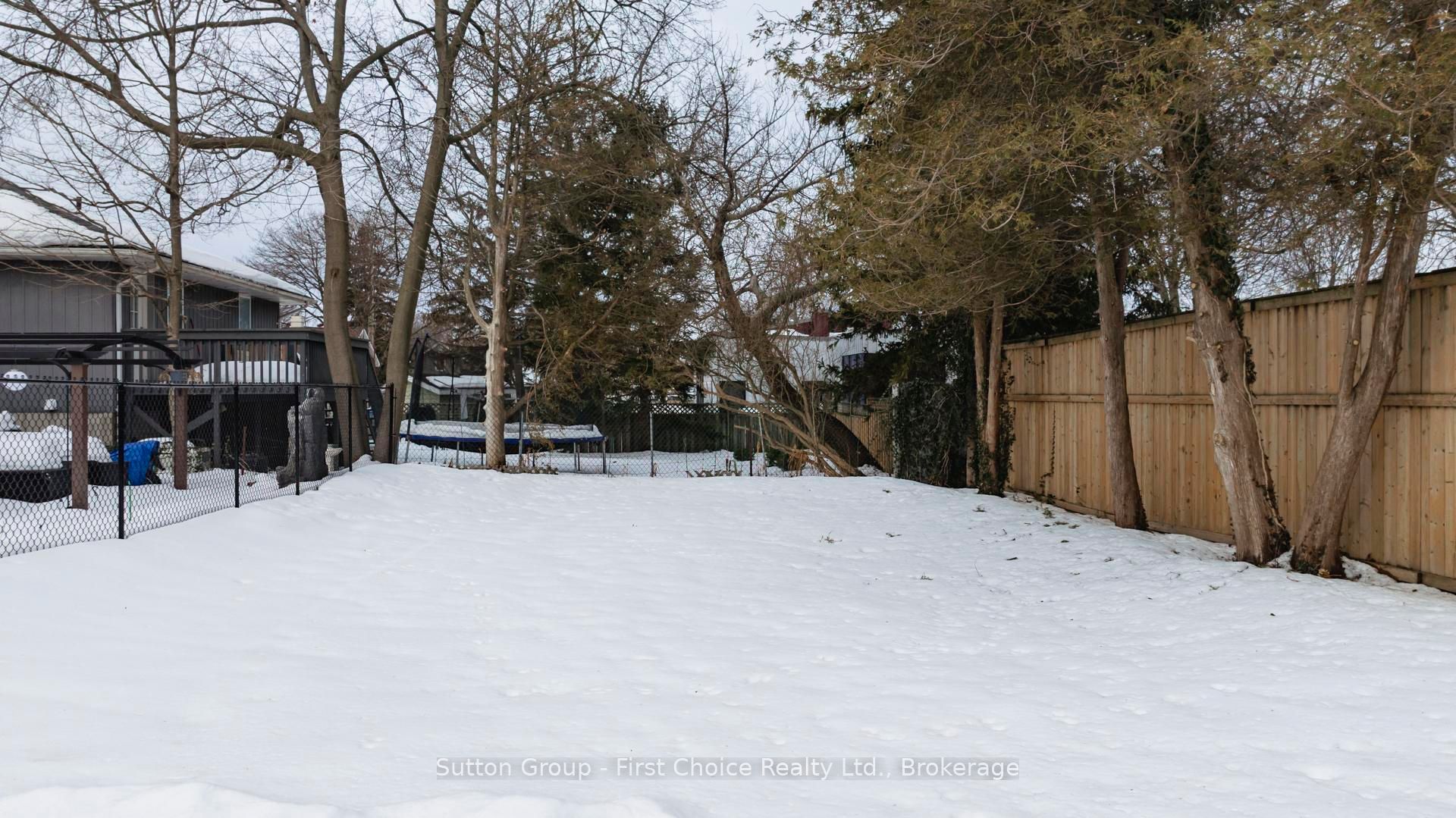 162 Wellington Street S Property Photo 8