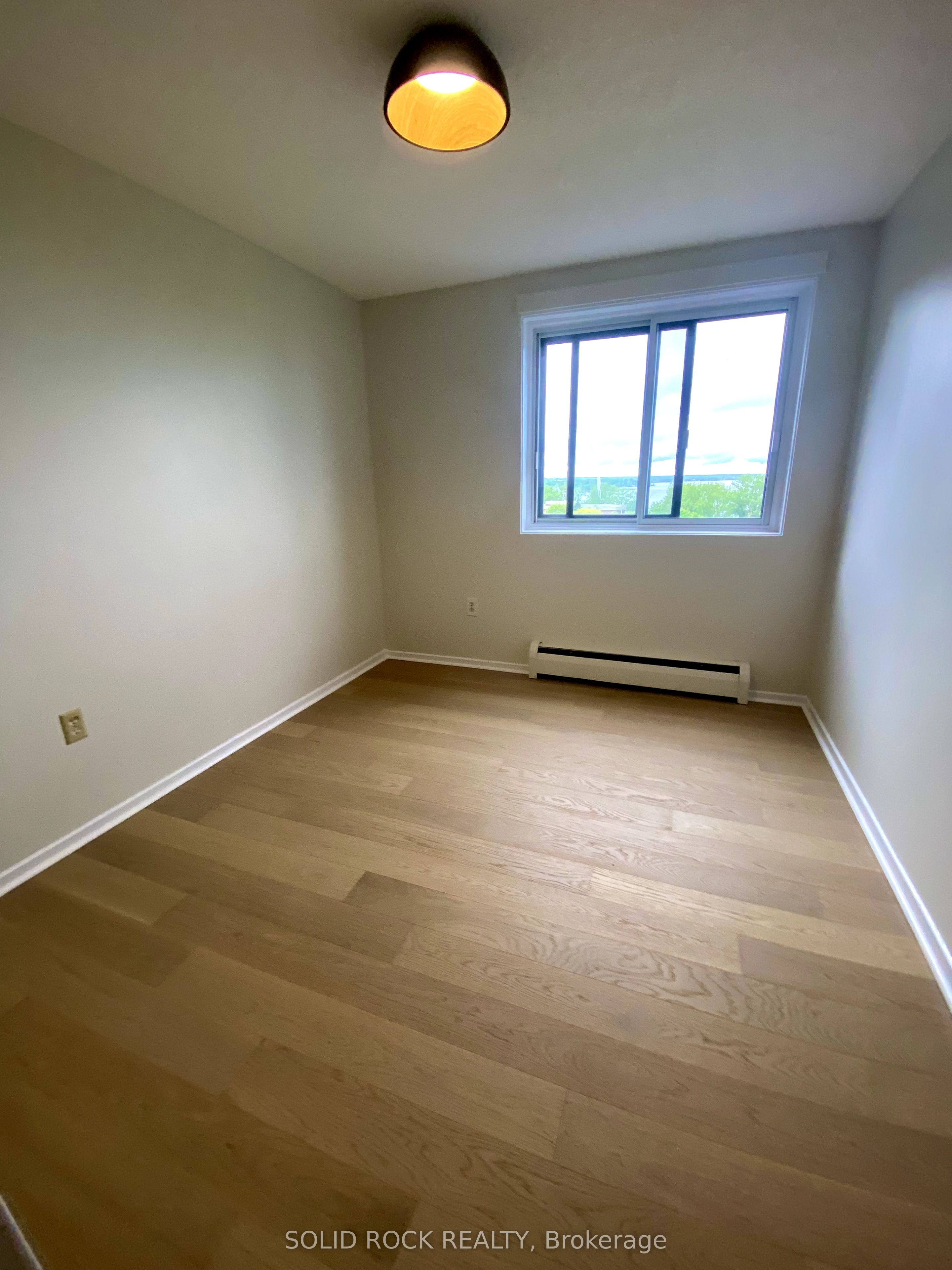 #902 - 3100 Carling Avenue Property Photo 7