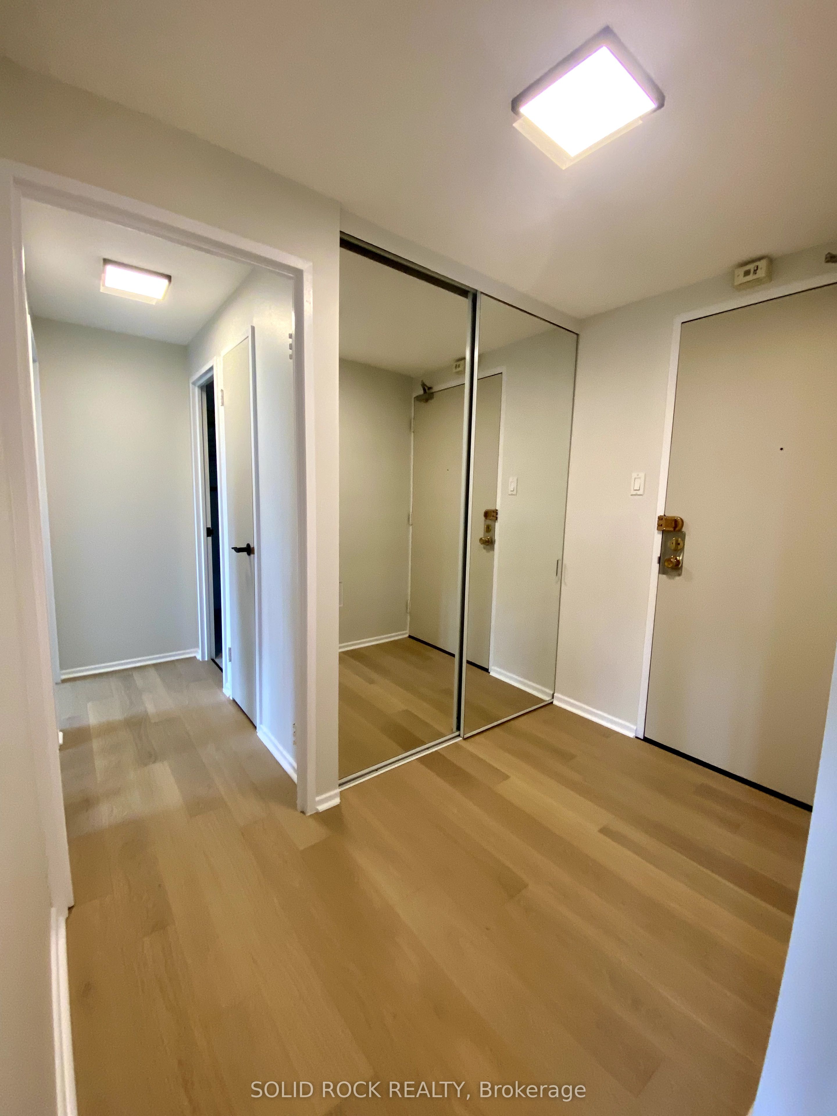 #902 - 3100 Carling Avenue Property Photo 10