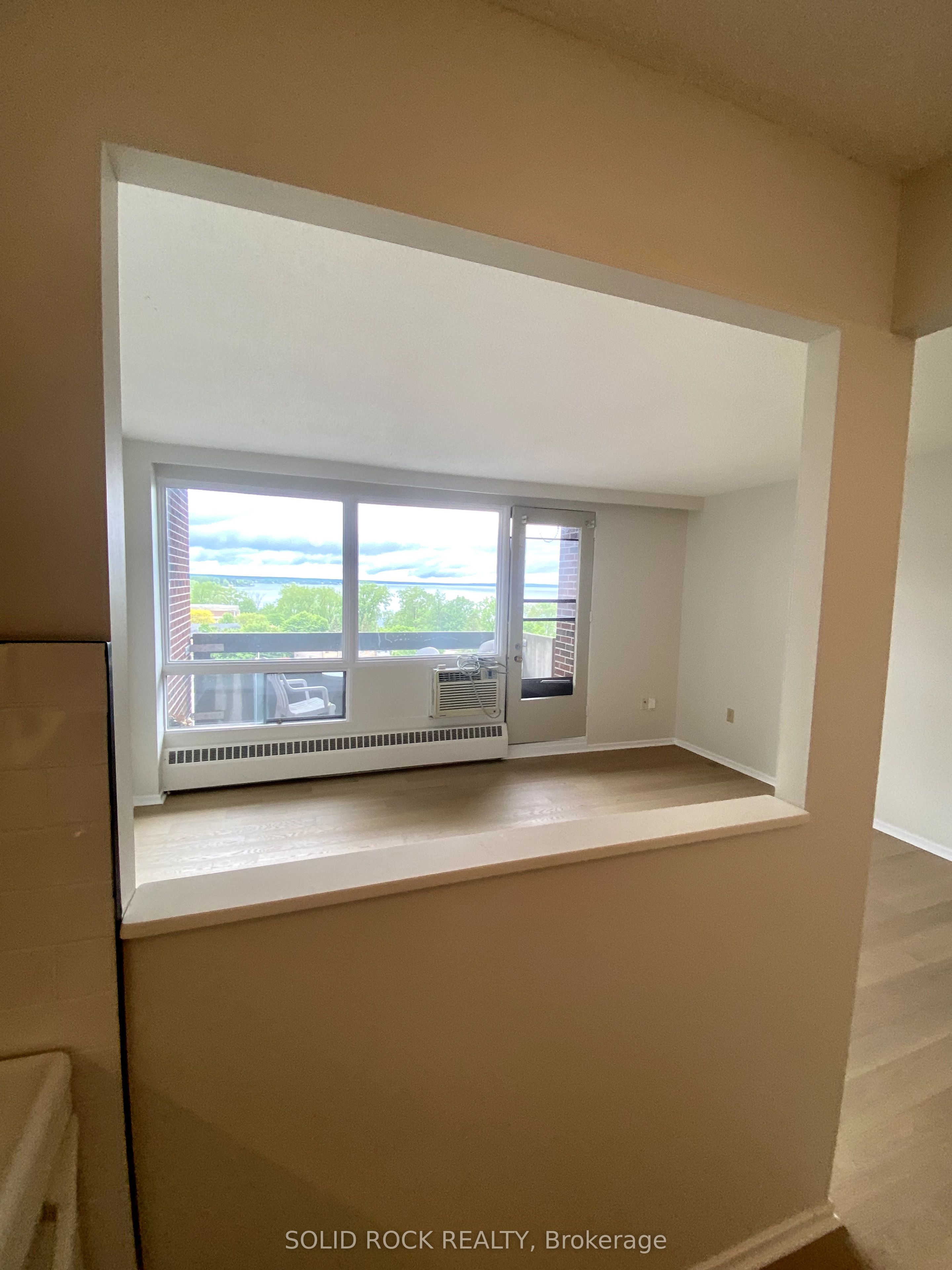 #902 - 3100 Carling Avenue Property Photo 15