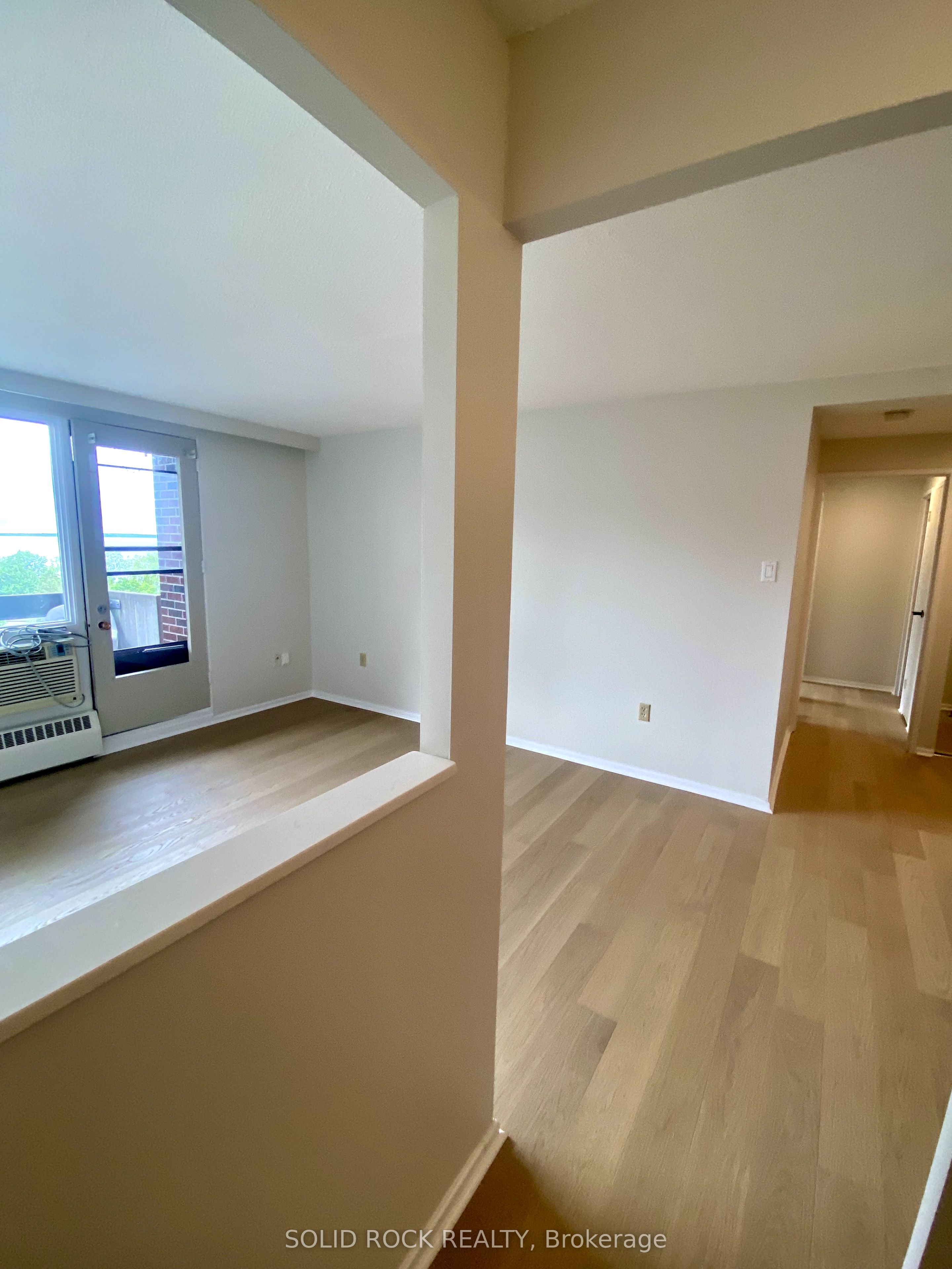#902 - 3100 Carling Avenue Property Photo 16