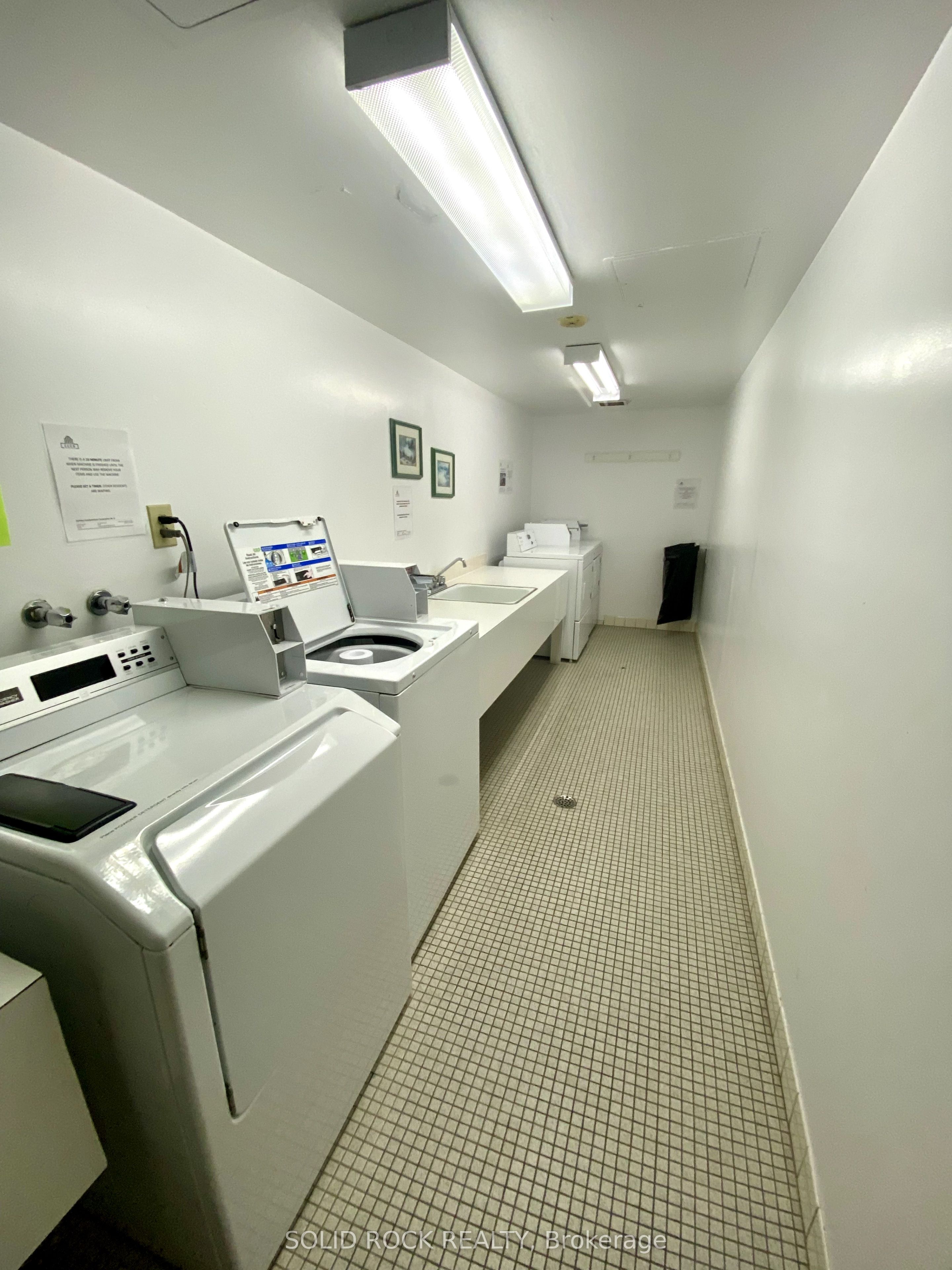 #902 - 3100 Carling Avenue Property Photo 23