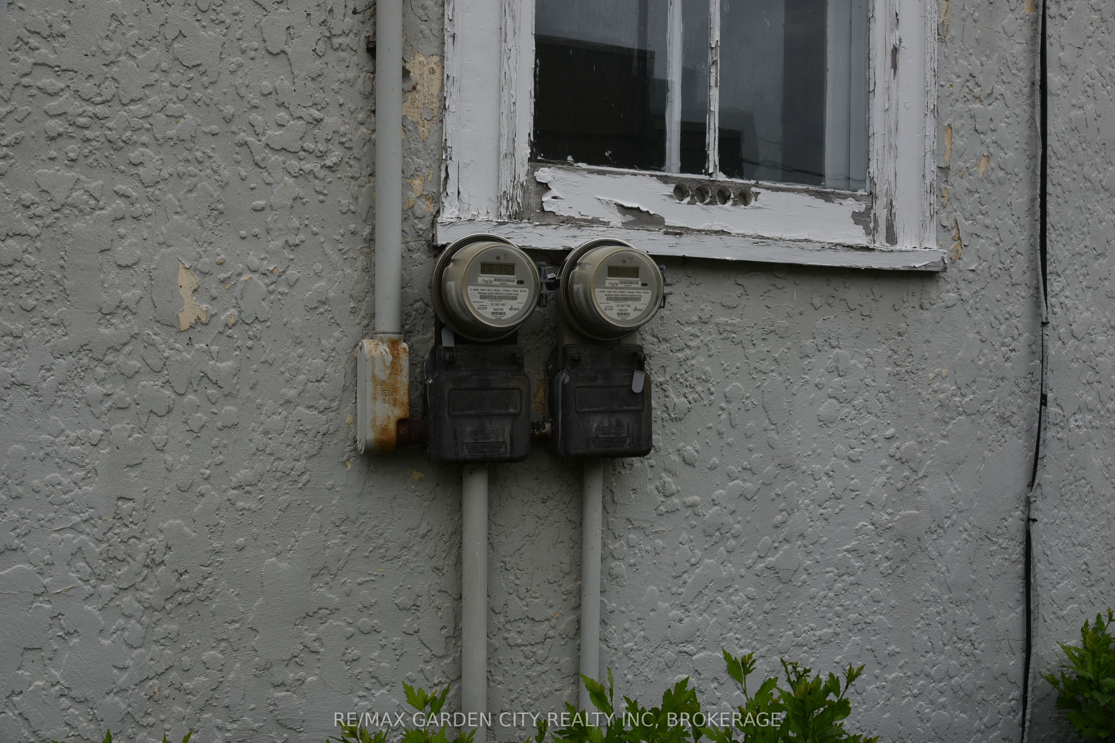 156 Division St Property Photo 2