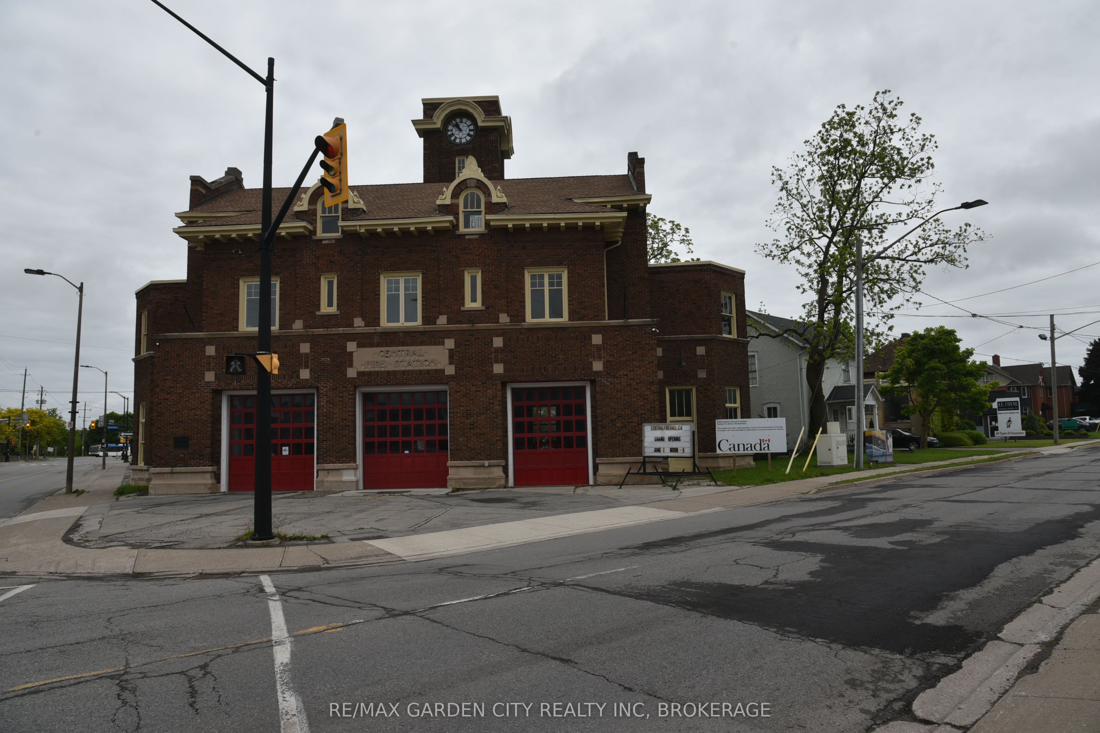 156 Division St Property Photo 4