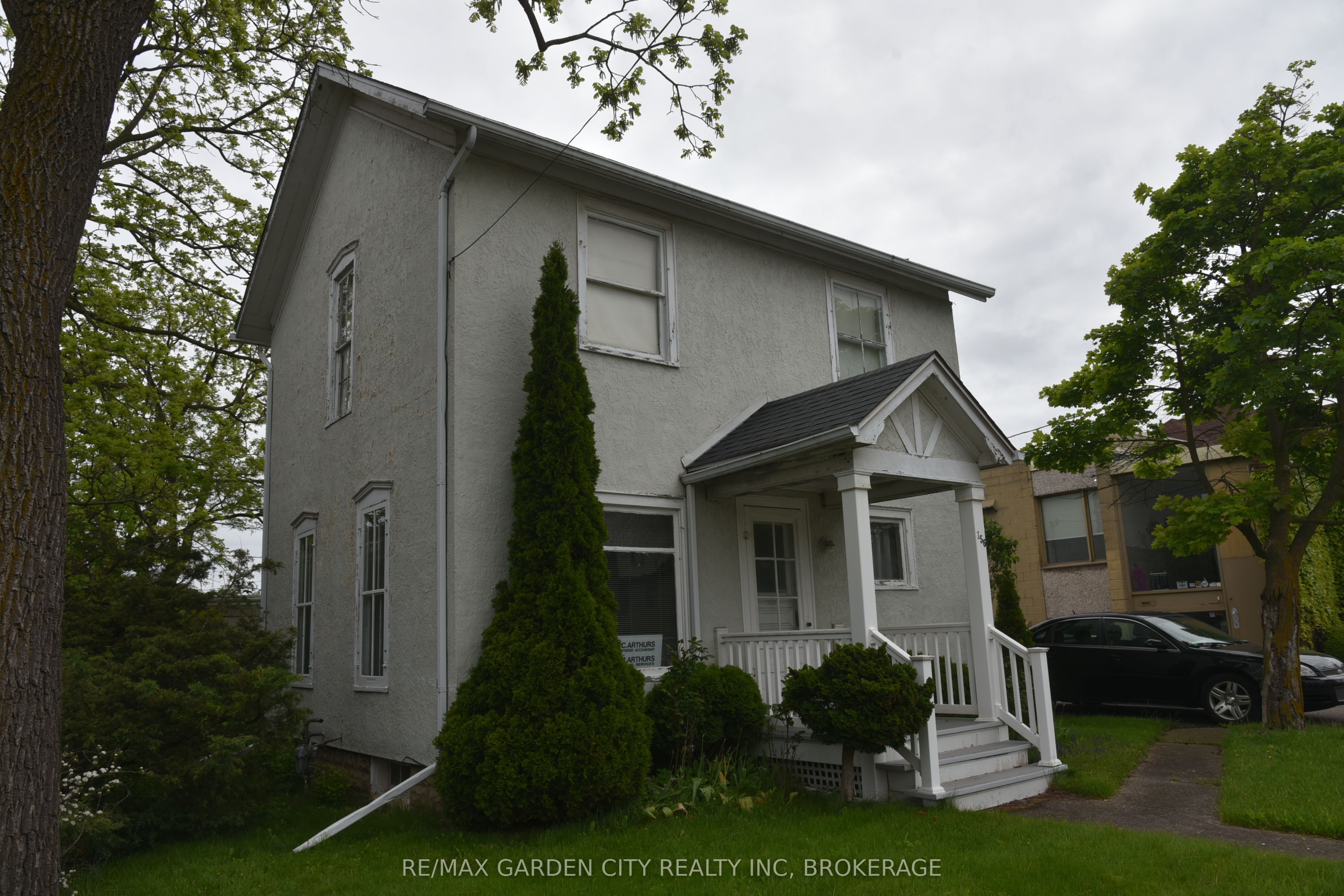 156 Division St Property Photo 6
