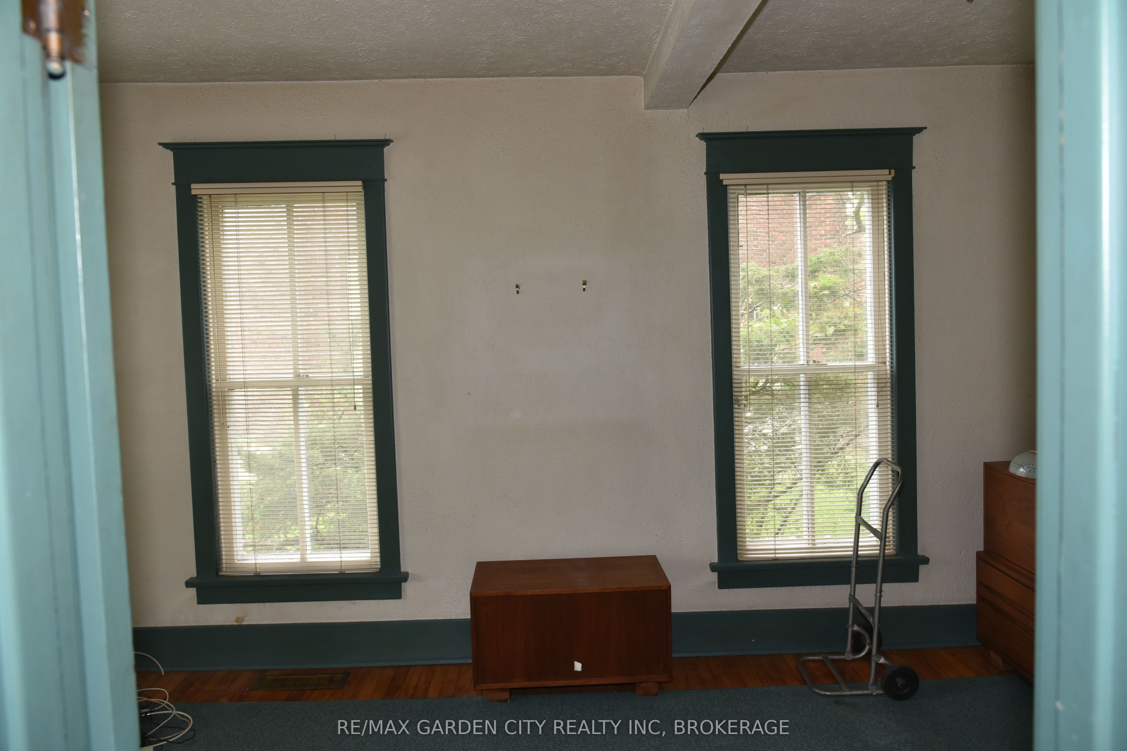 156 Division St Property Photo 16