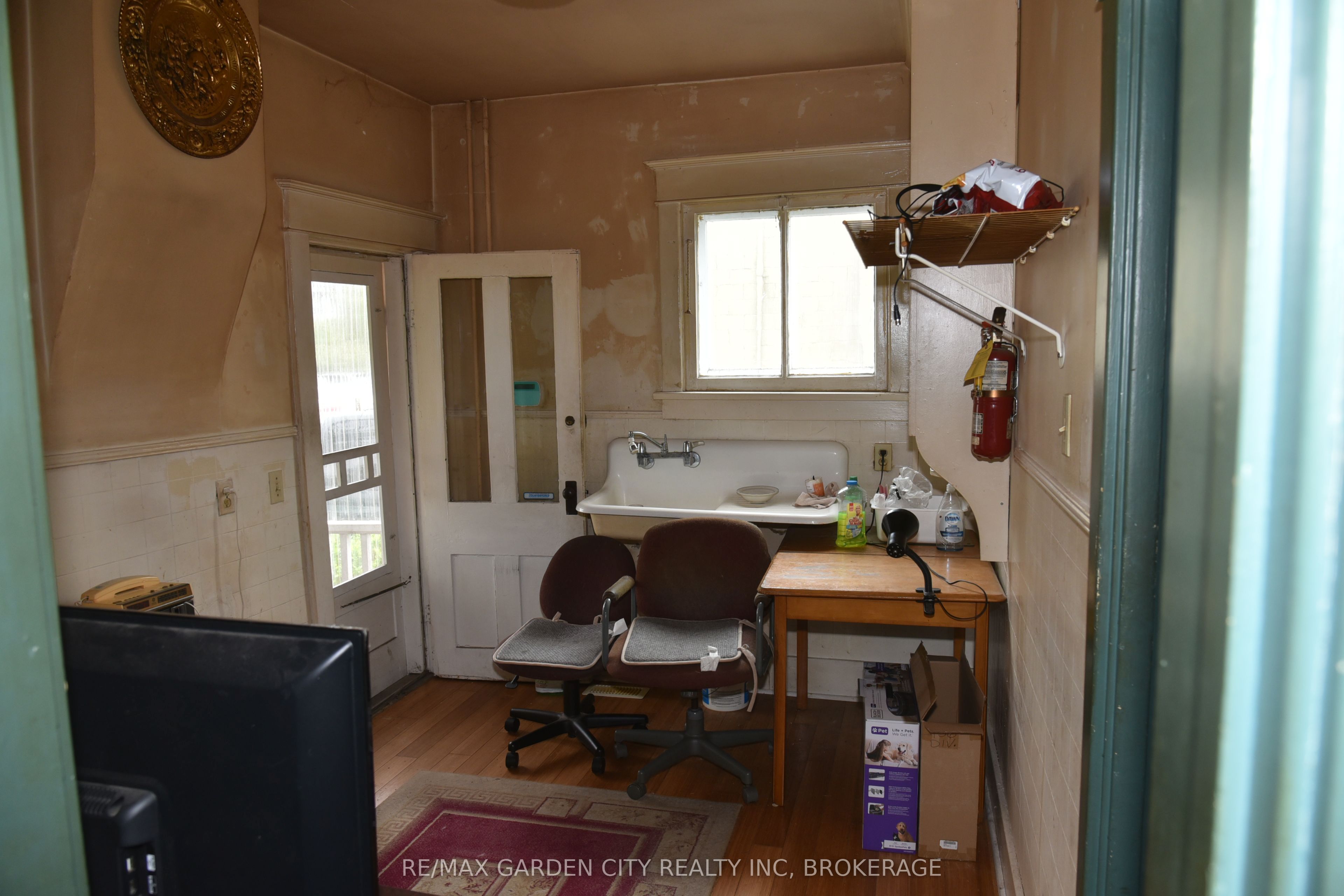 156 Division St Property Photo 24