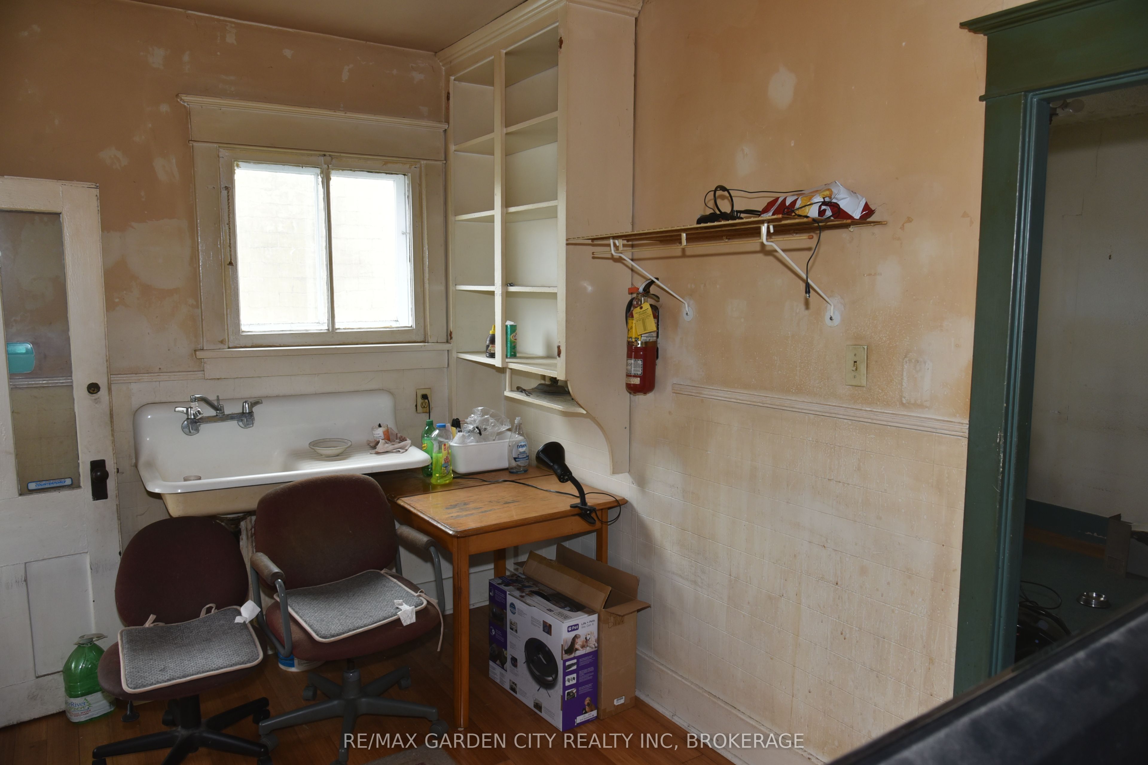 156 Division St Property Photo 25