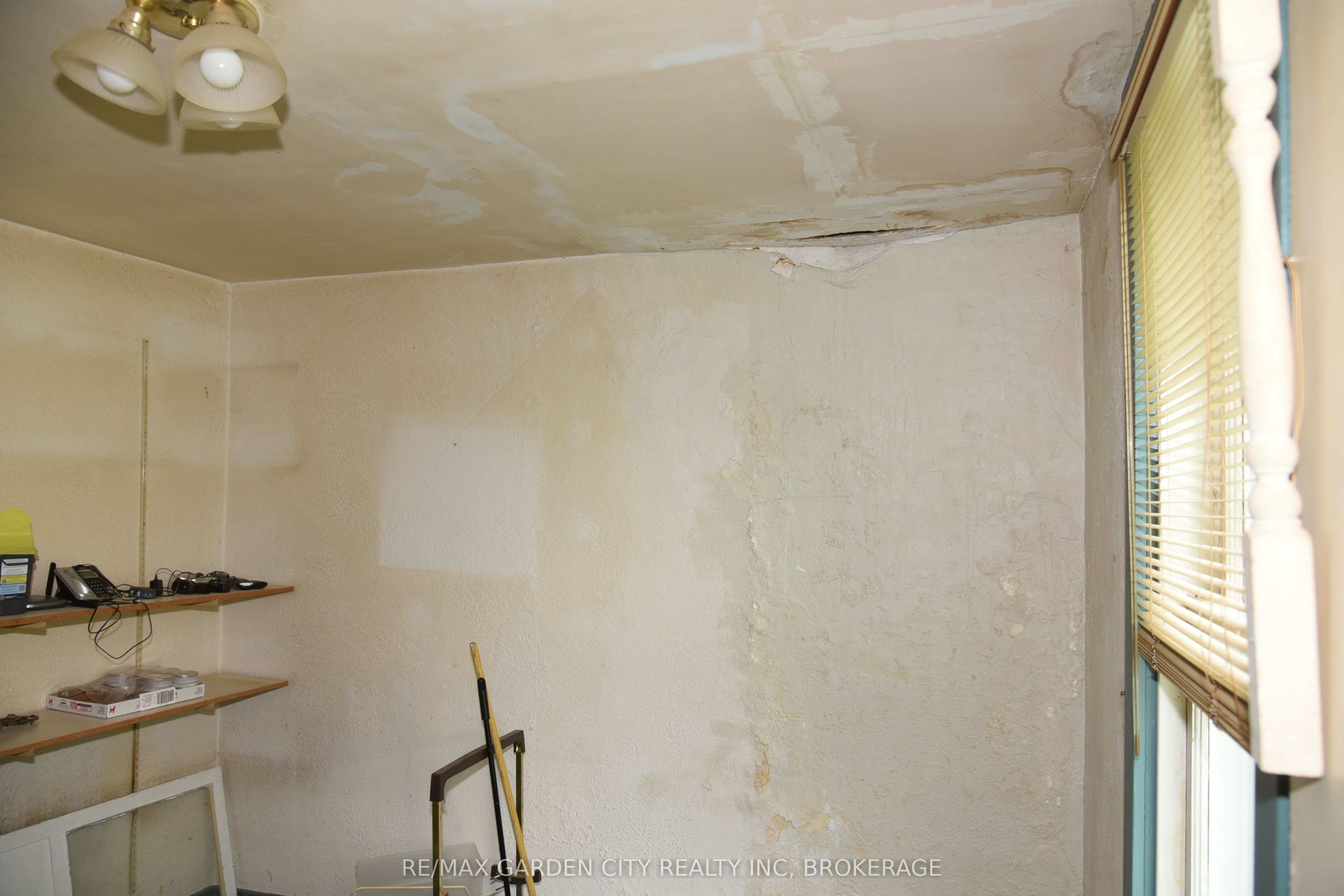 156 Division St Property Photo 35