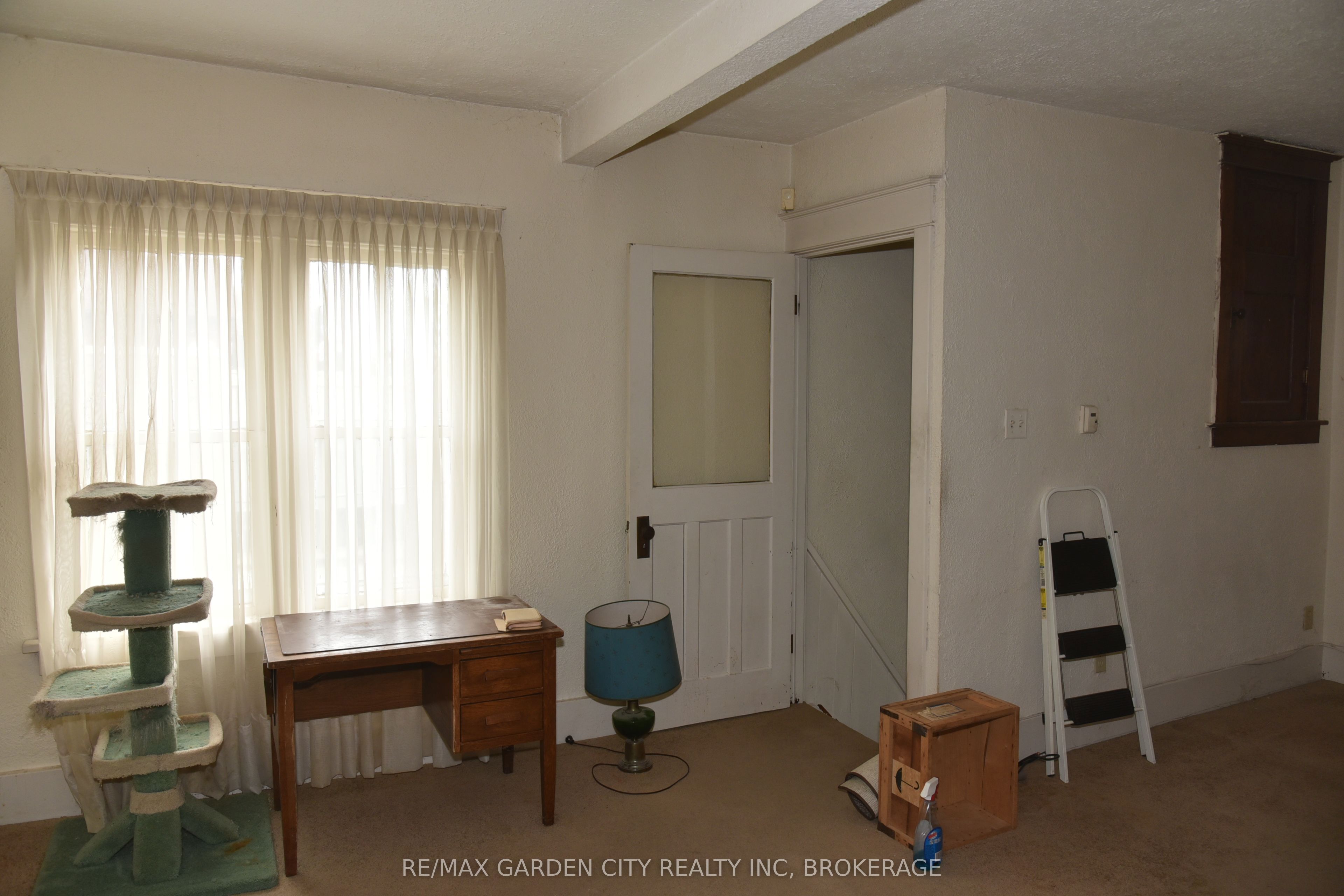 156 Division St Property Photo 41