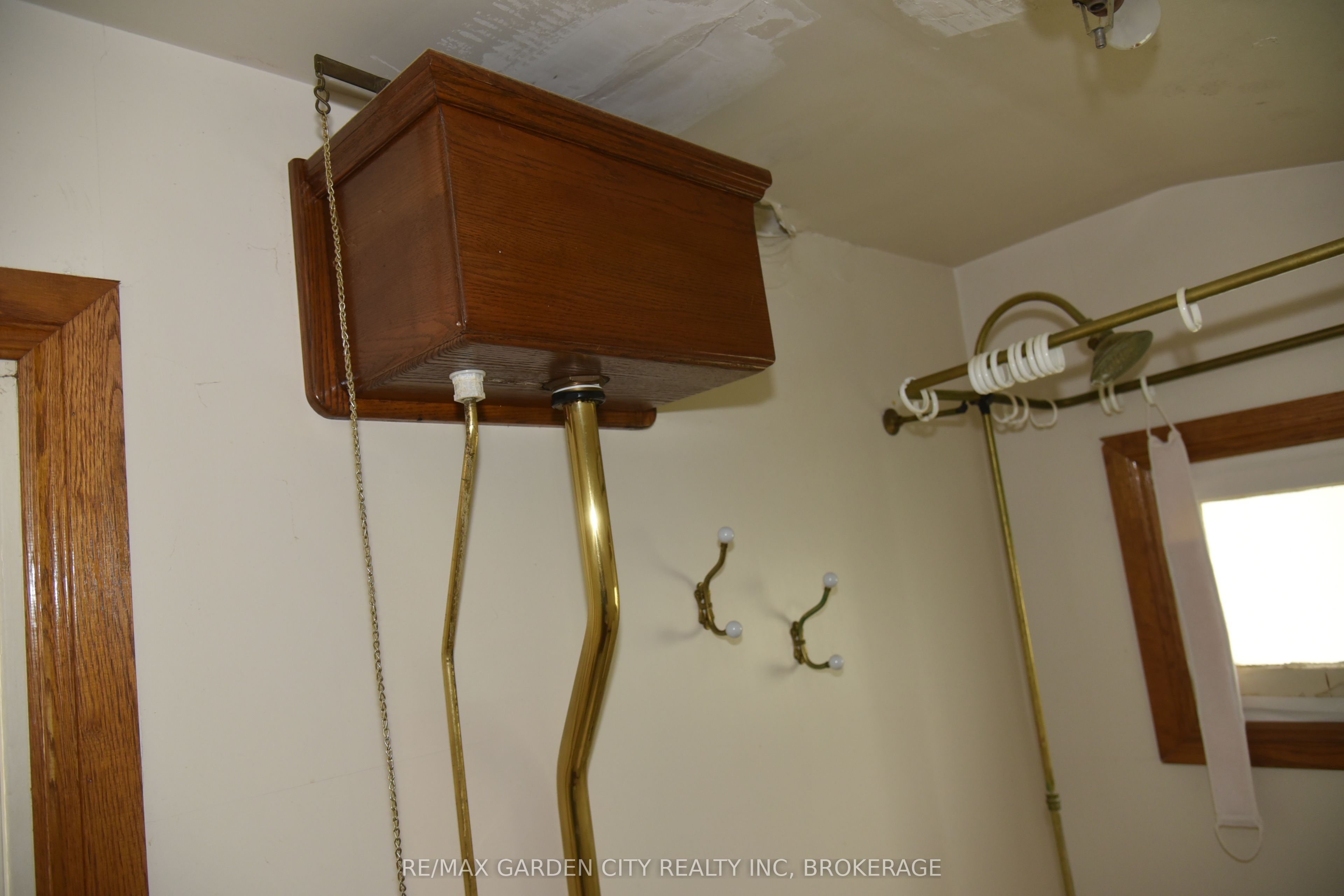 156 Division St Property Photo 45