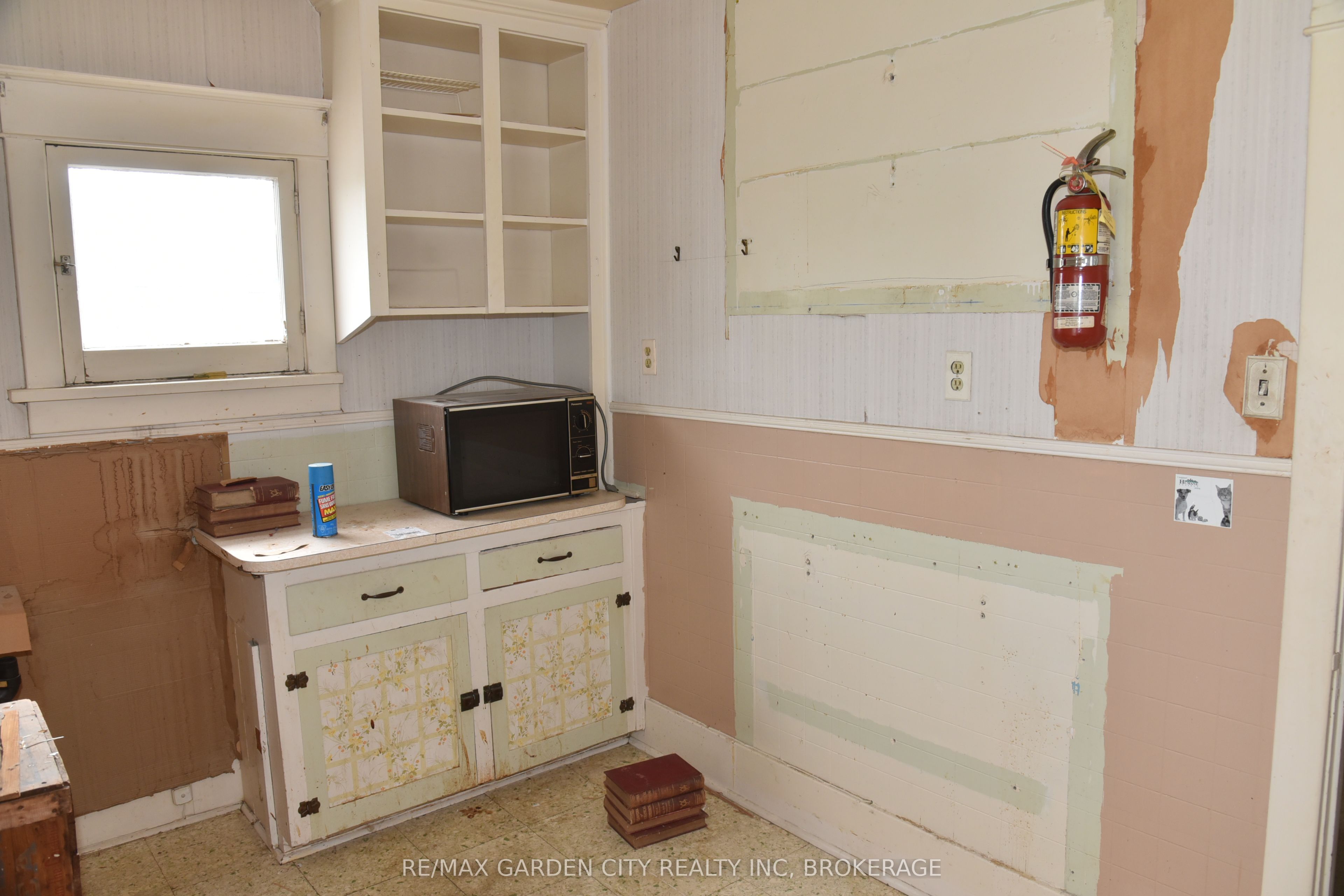 156 Division St Property Photo 47