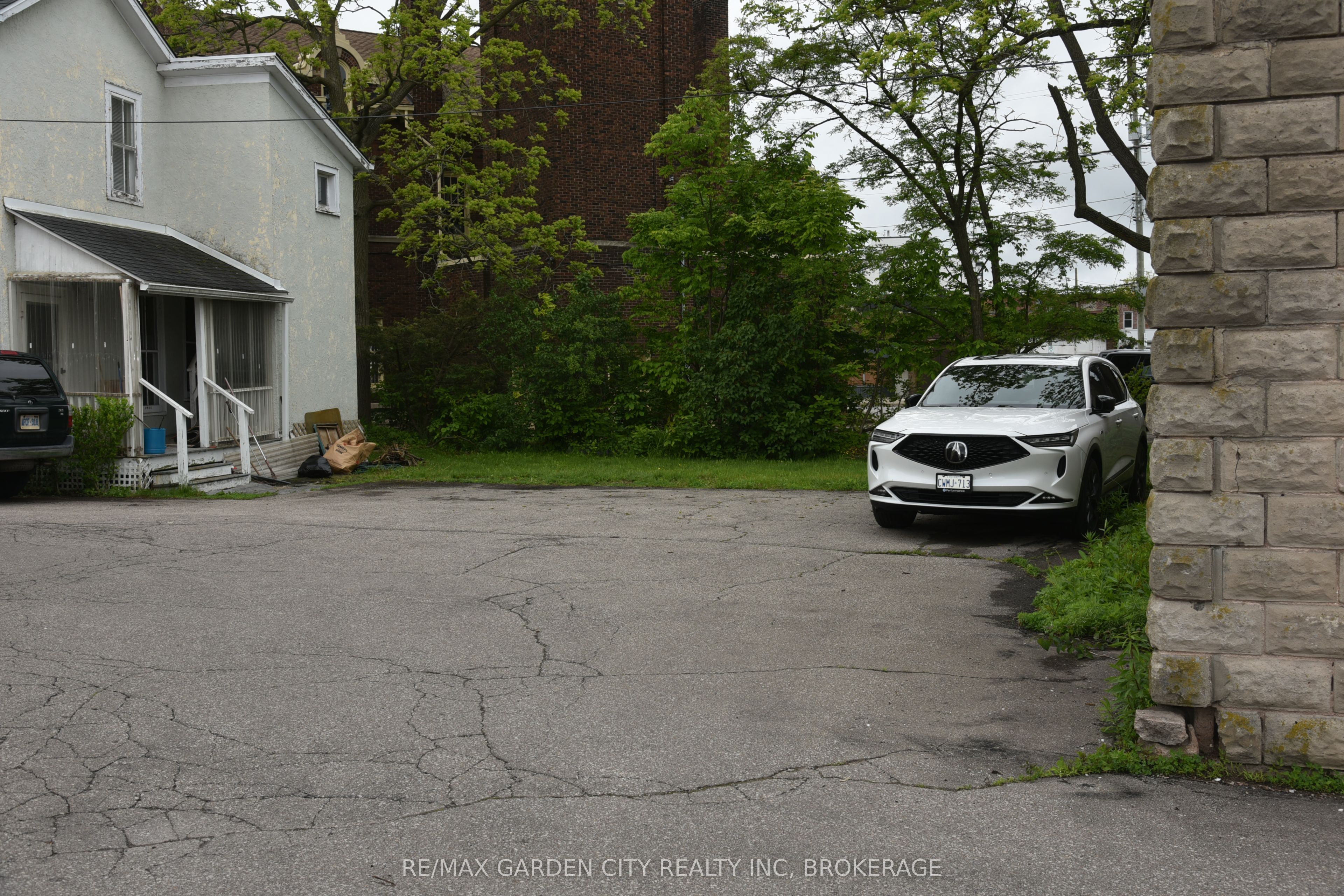 156 Division St Property Photo 49