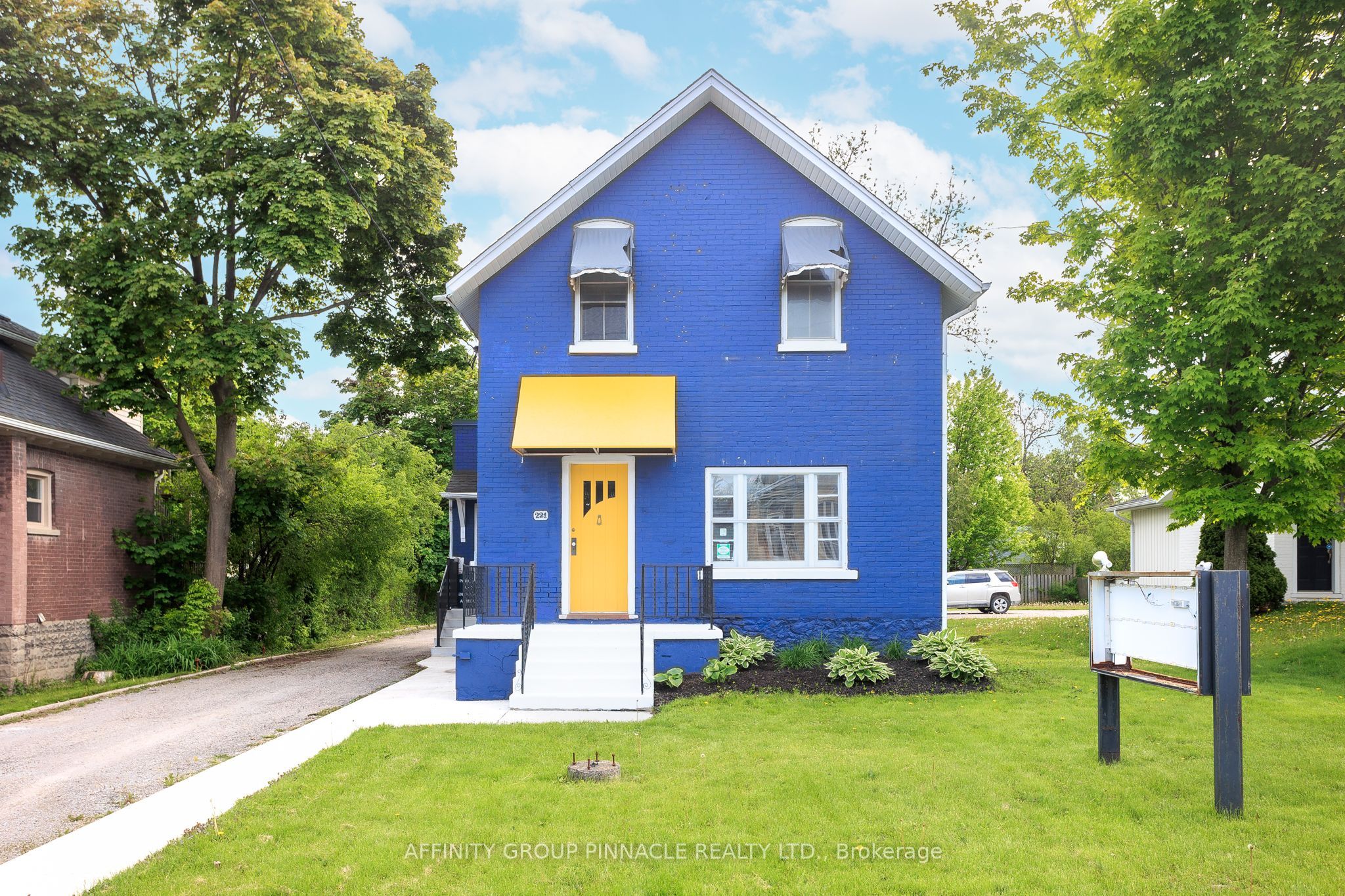 221 Kent Street Property Photo 2