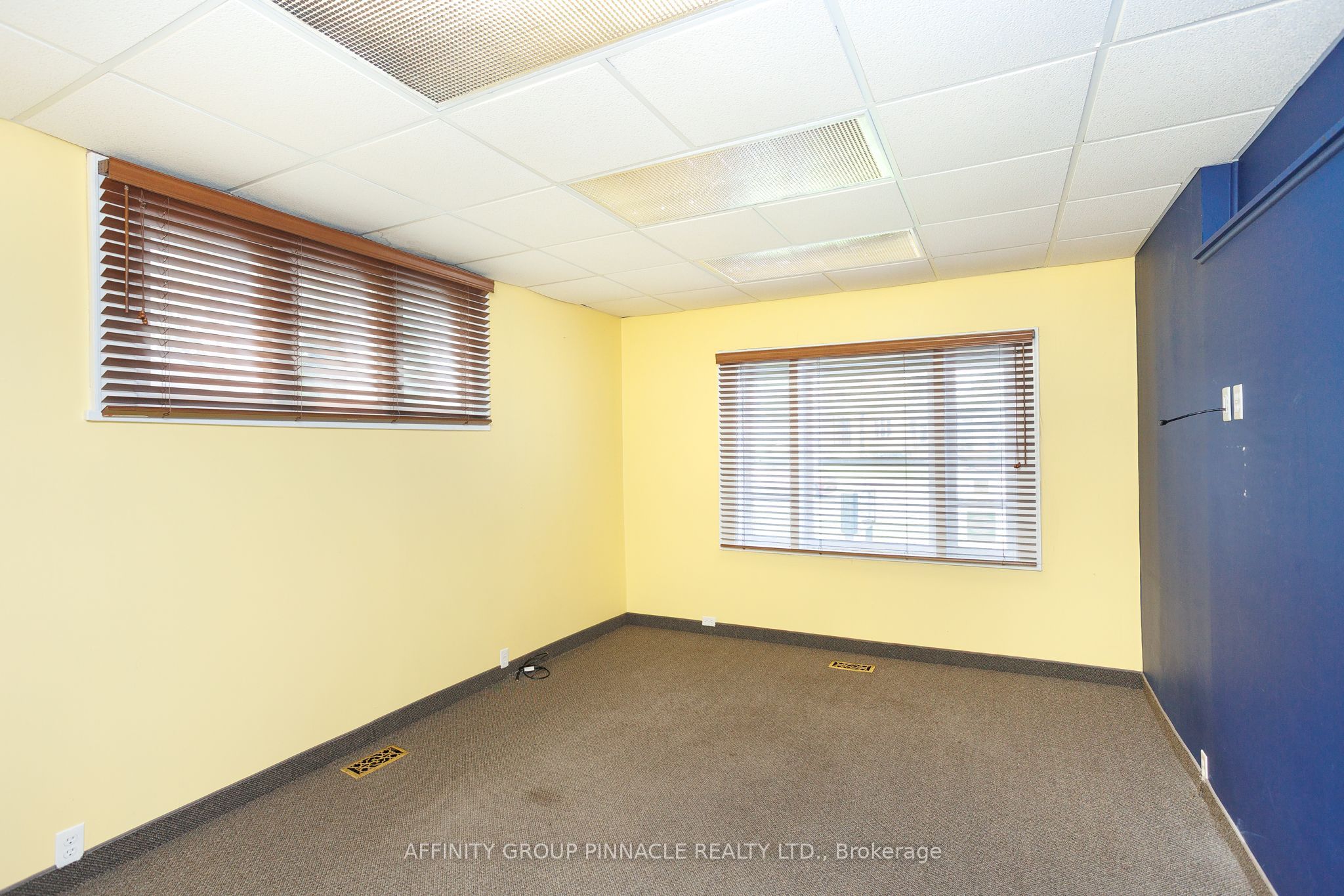 221 Kent Street Property Photo 23