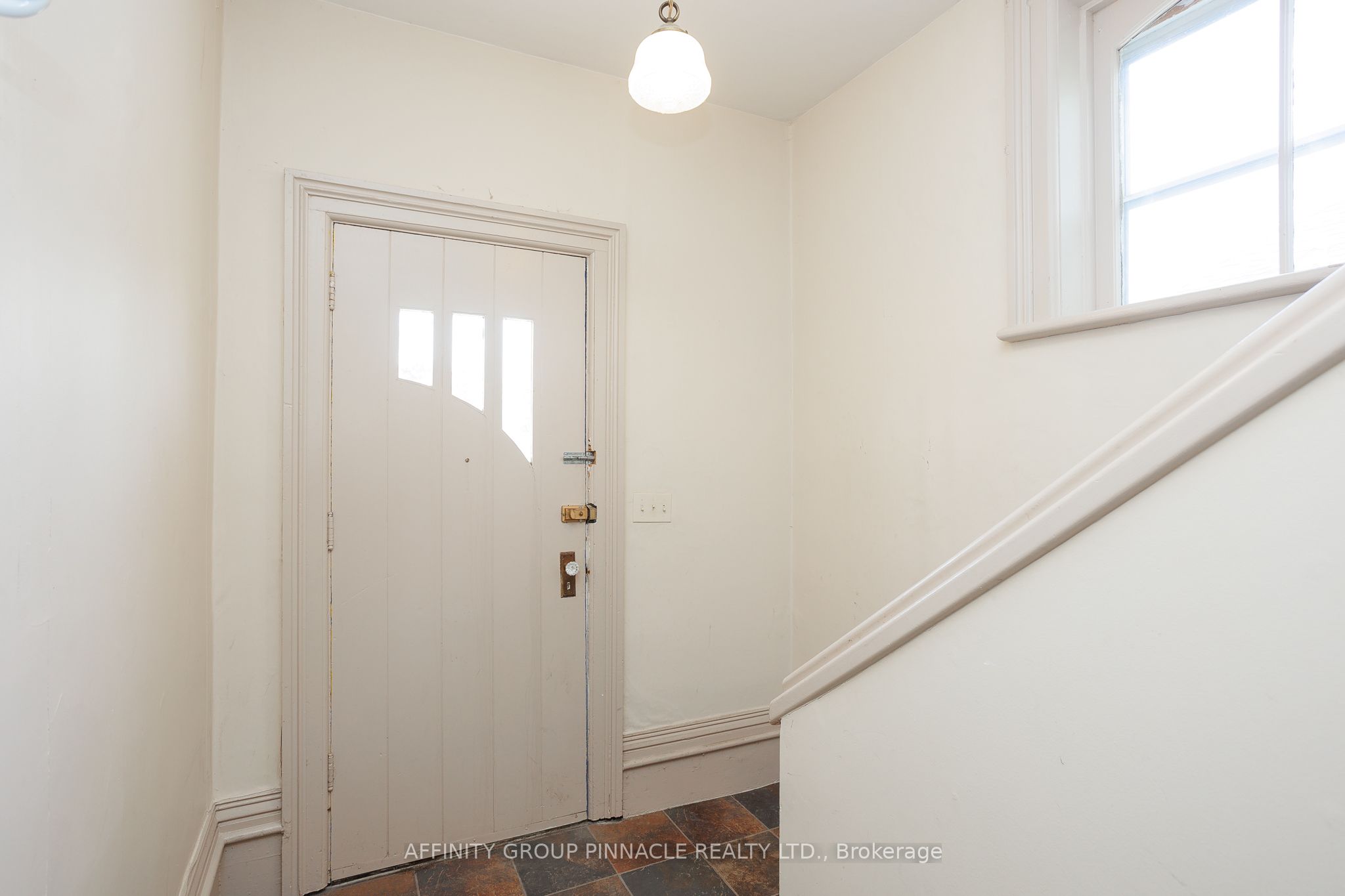 221 Kent Street Property Photo 30