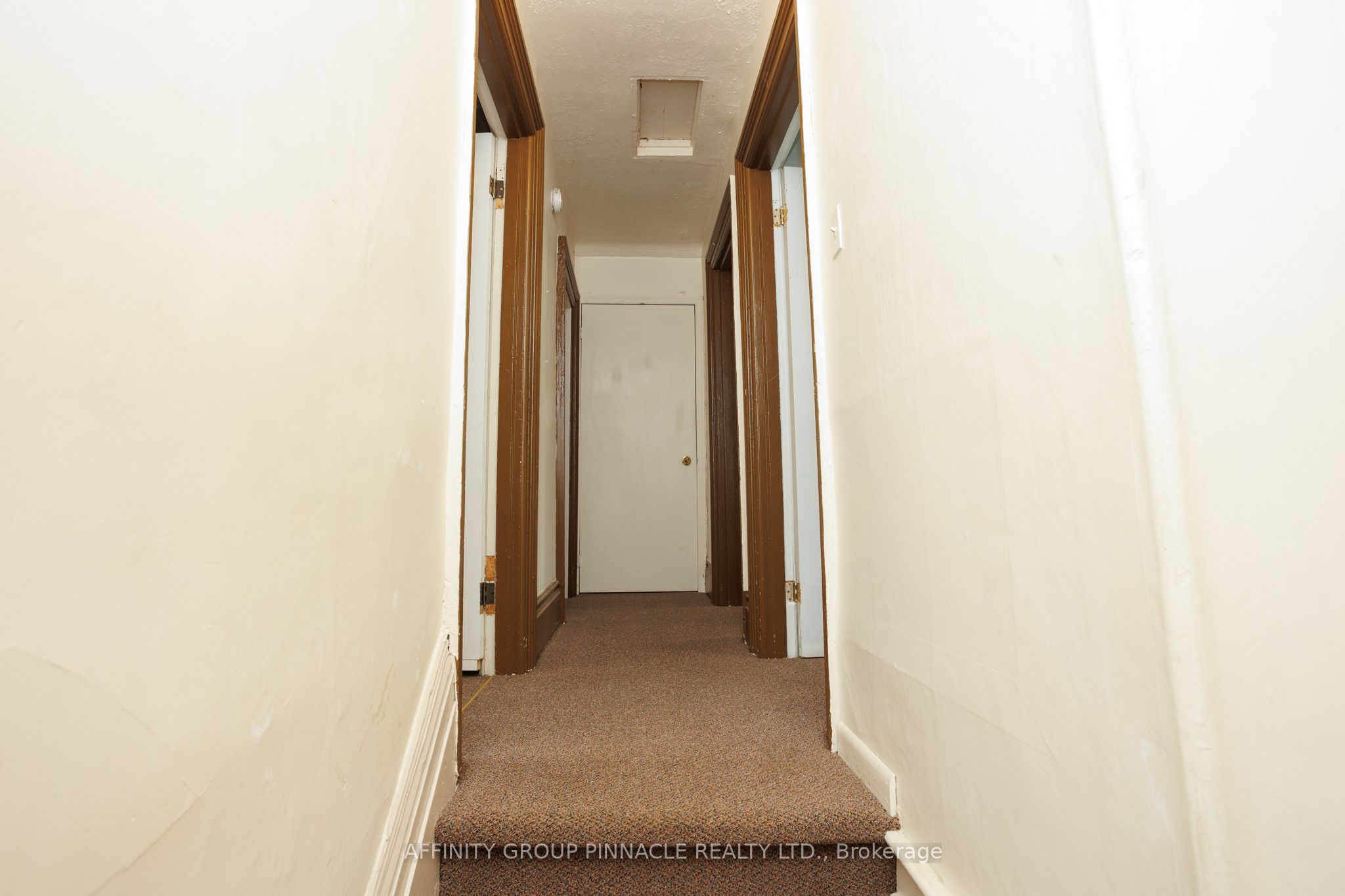 221 Kent Street Property Photo 32
