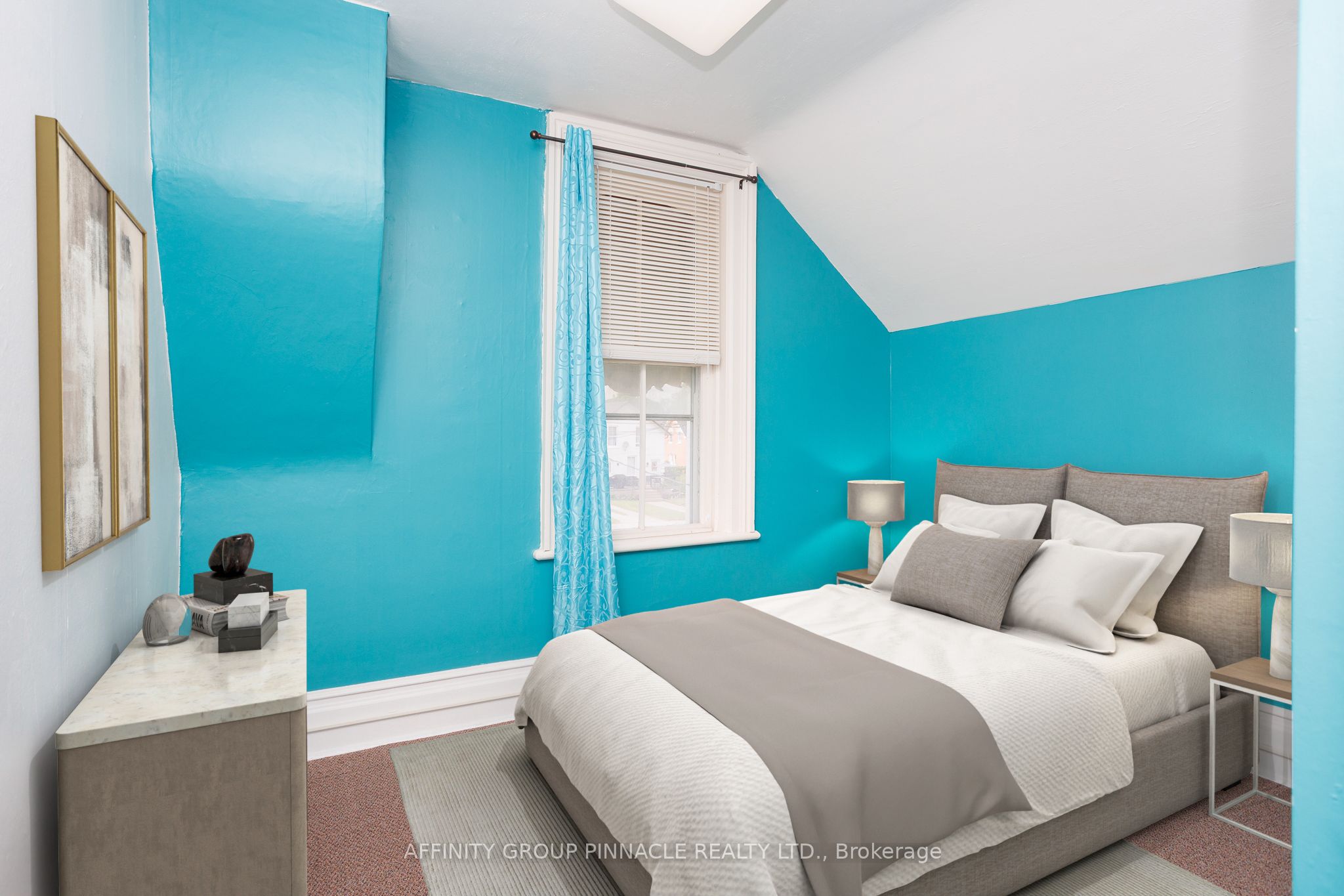 221 Kent Street Property Photo 35