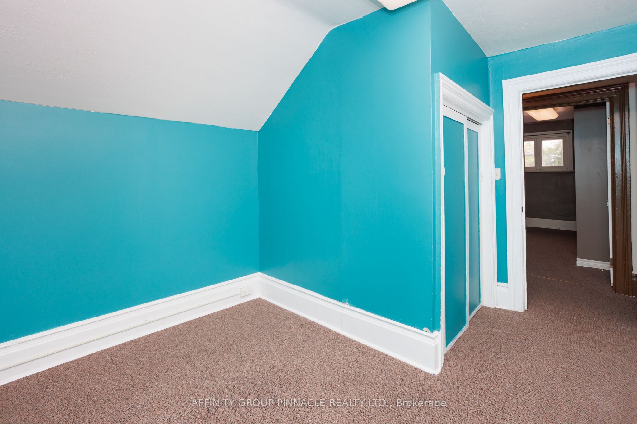 221 Kent Street Property Photo 36