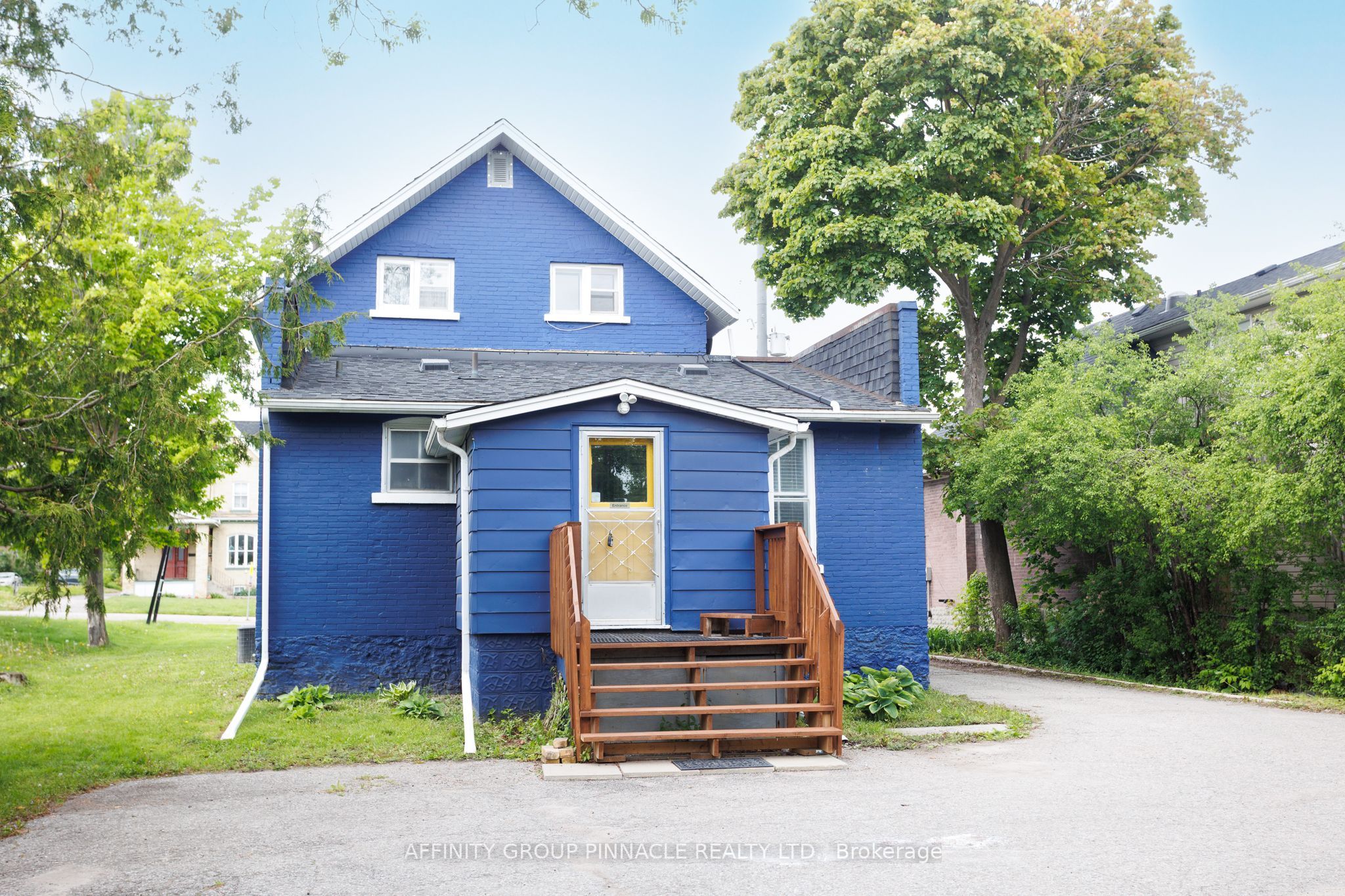 221 Kent Street Property Photo 45