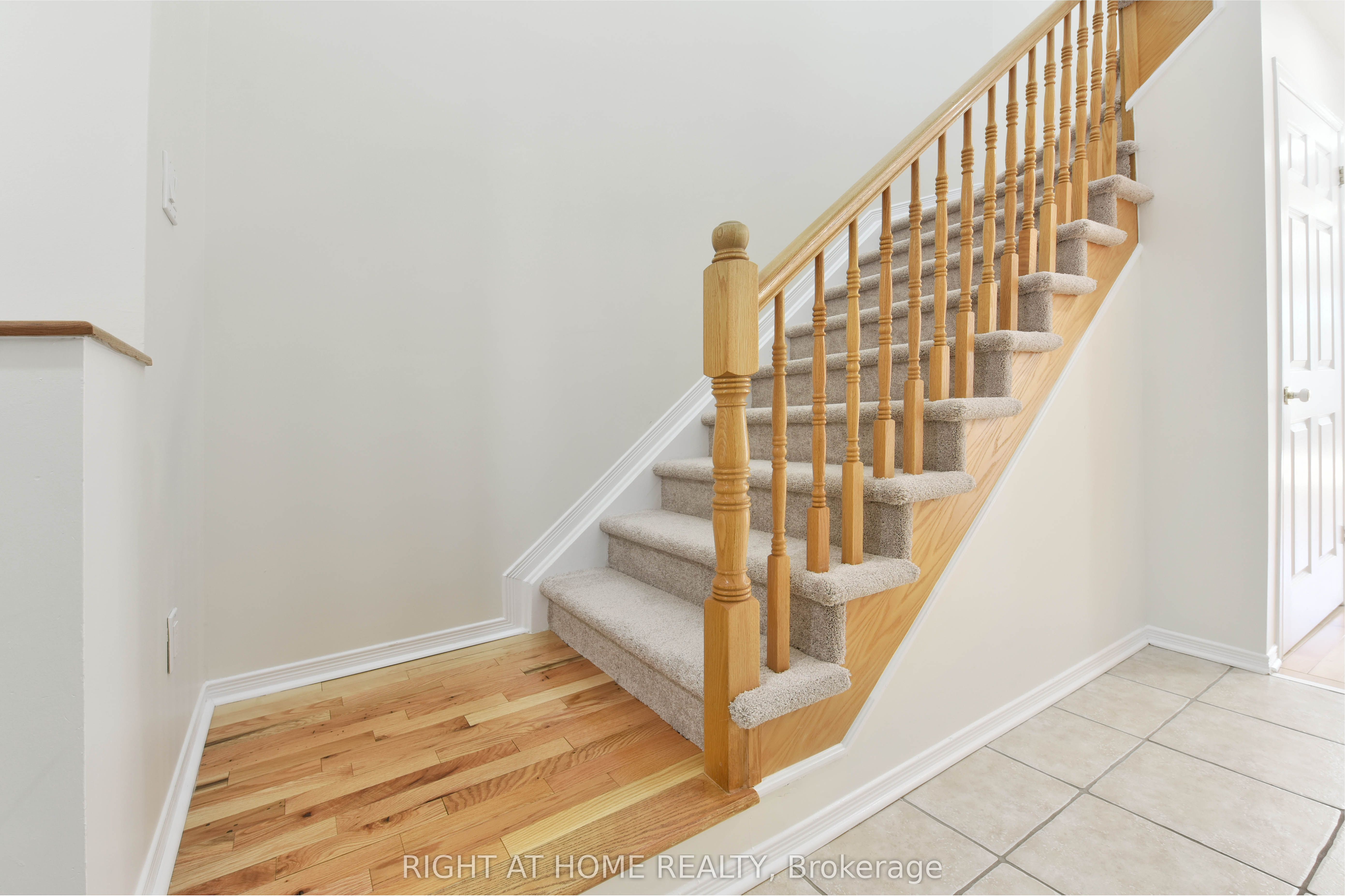 205 Gray Crescent Property Photo 6