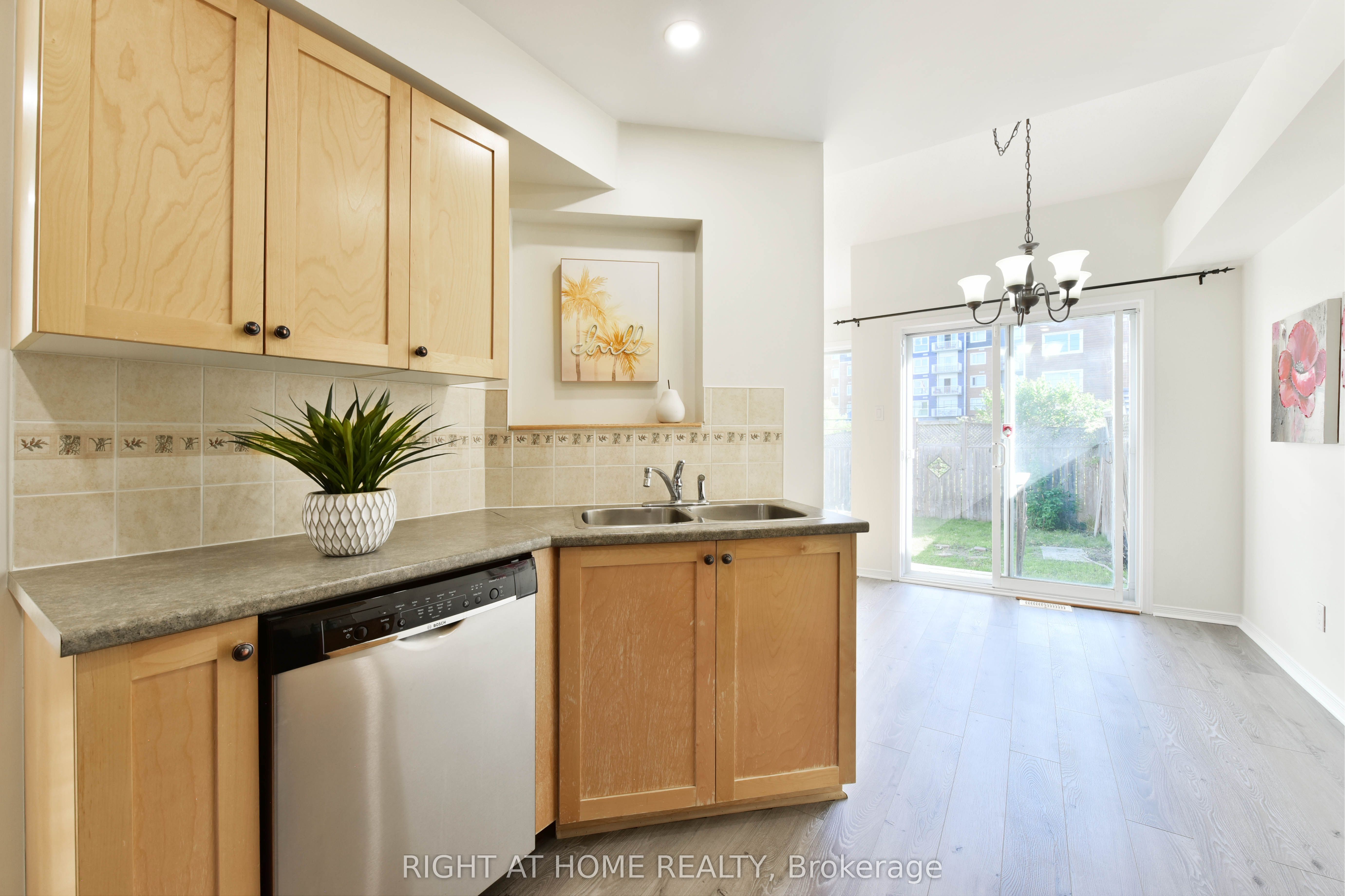 205 Gray Crescent Property Photo 15
