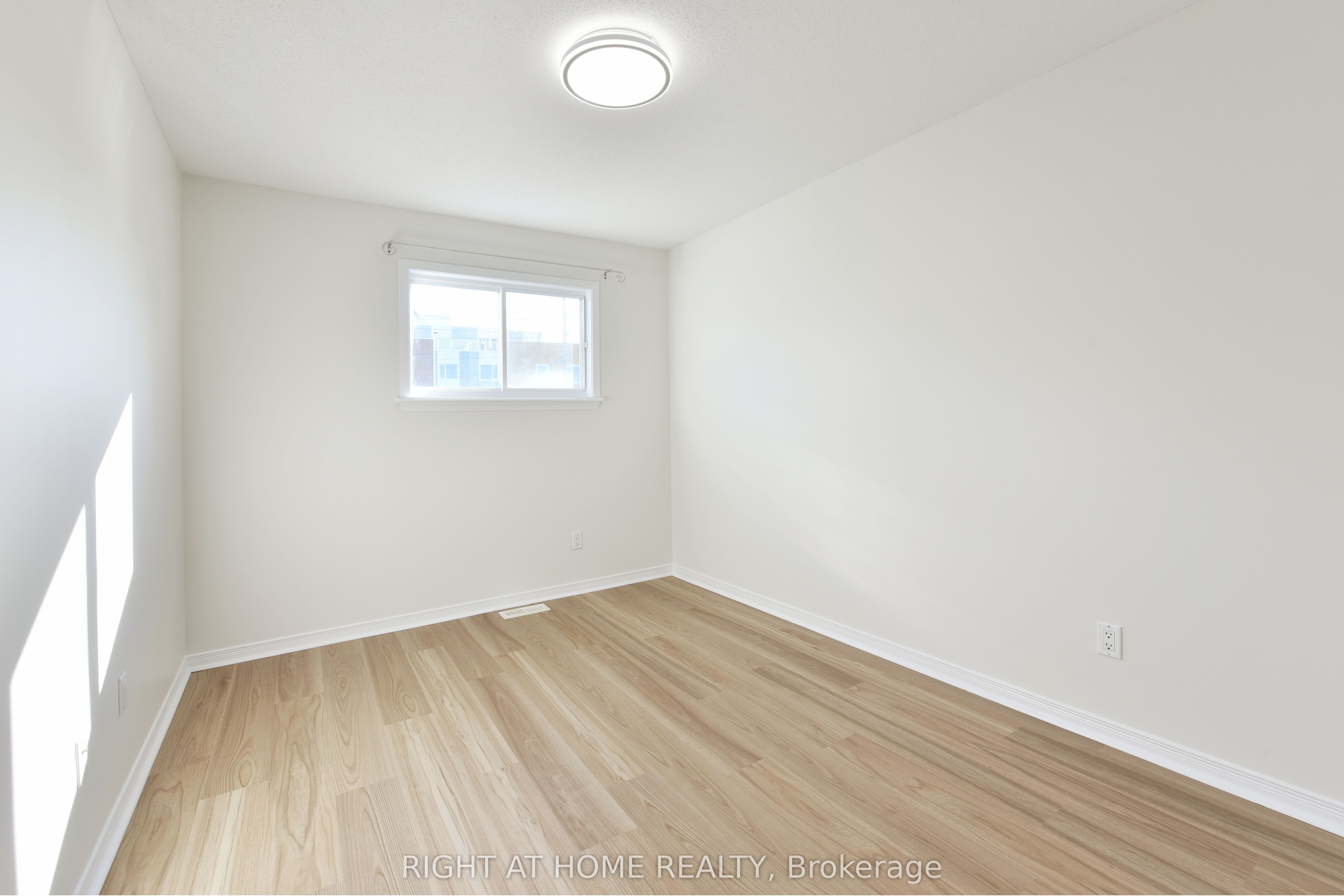 205 Gray Crescent Property Photo 24
