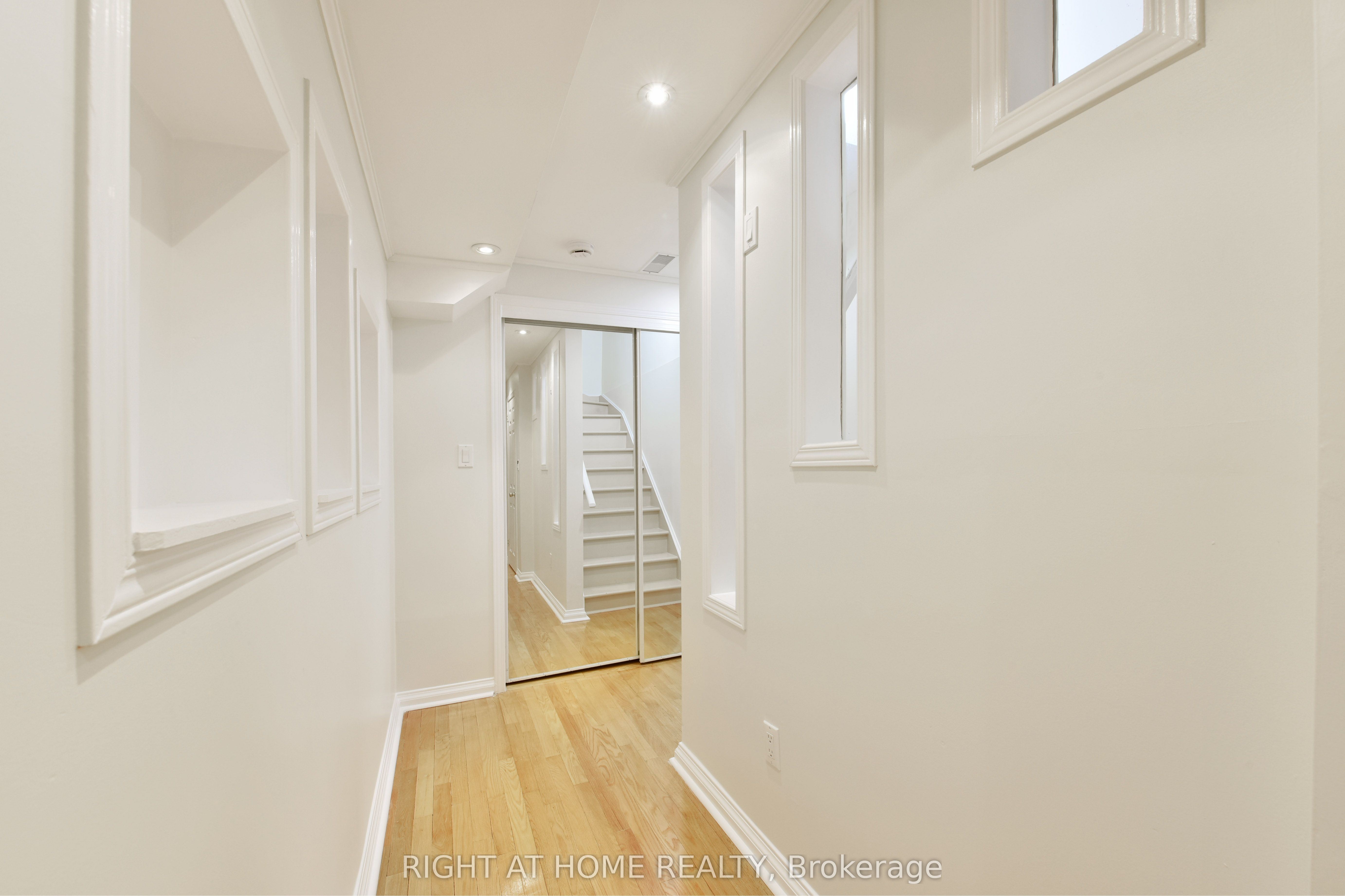 205 Gray Crescent Property Photo 27
