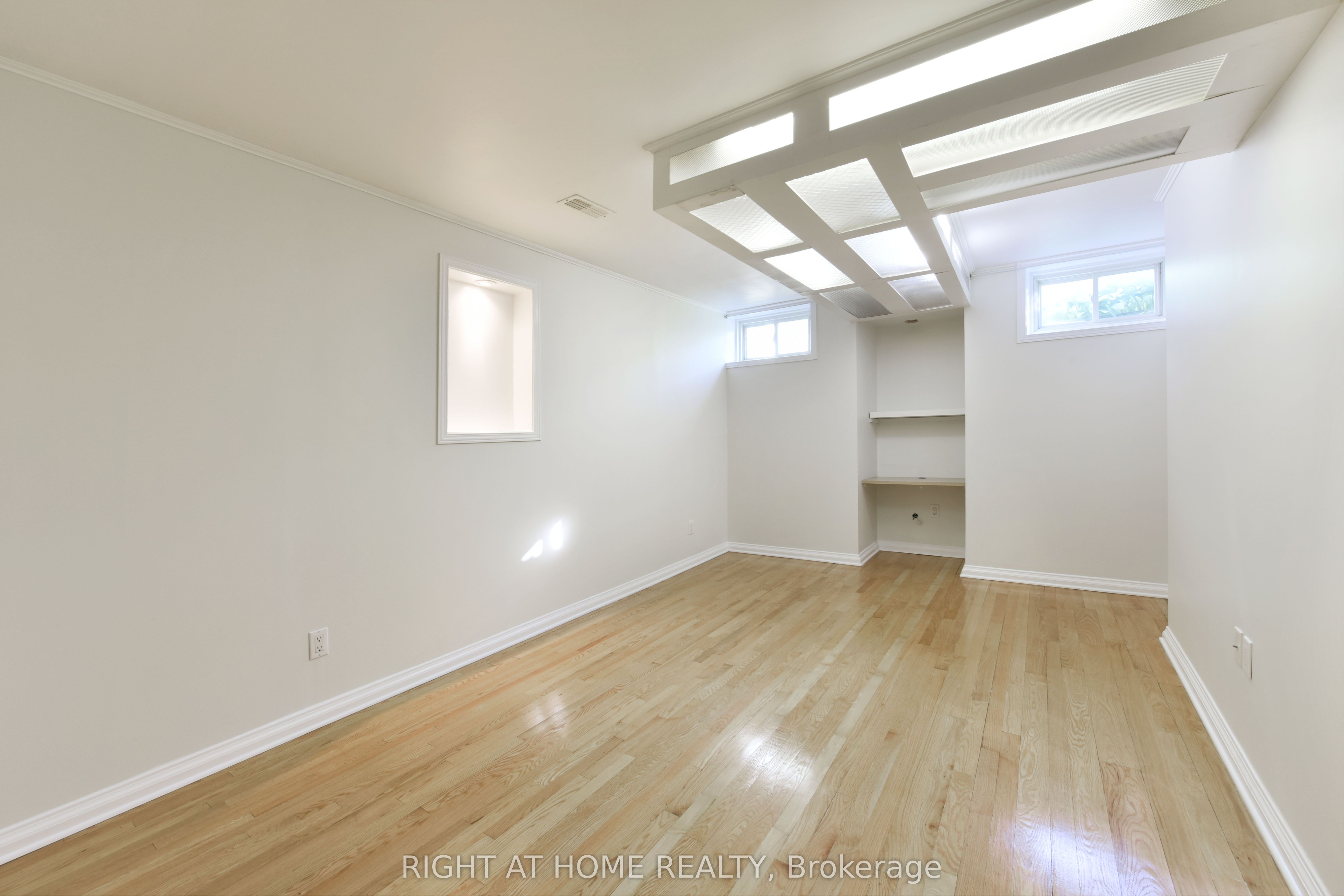 205 Gray Crescent Property Photo 28