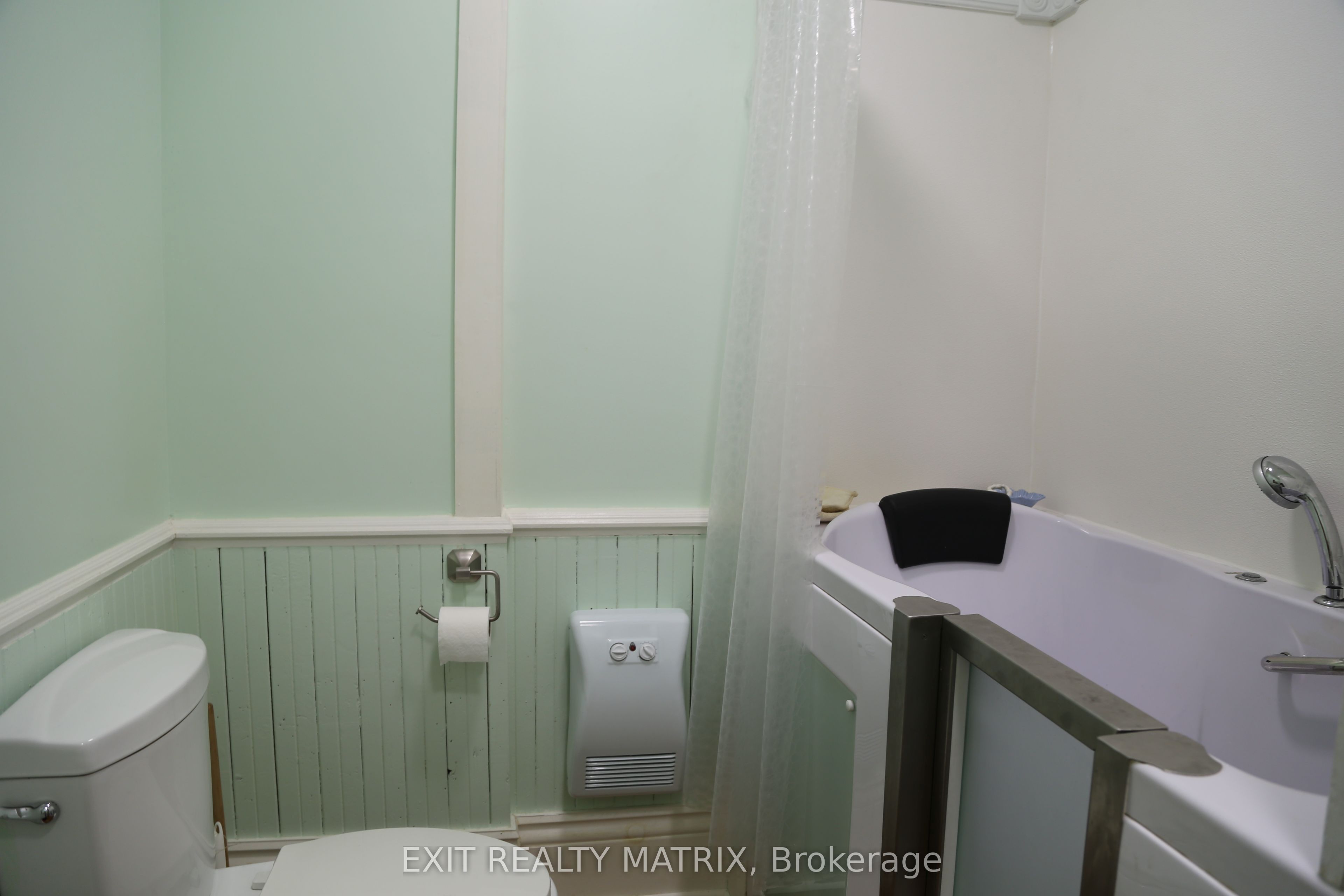 68 Main Street Property Photo 9