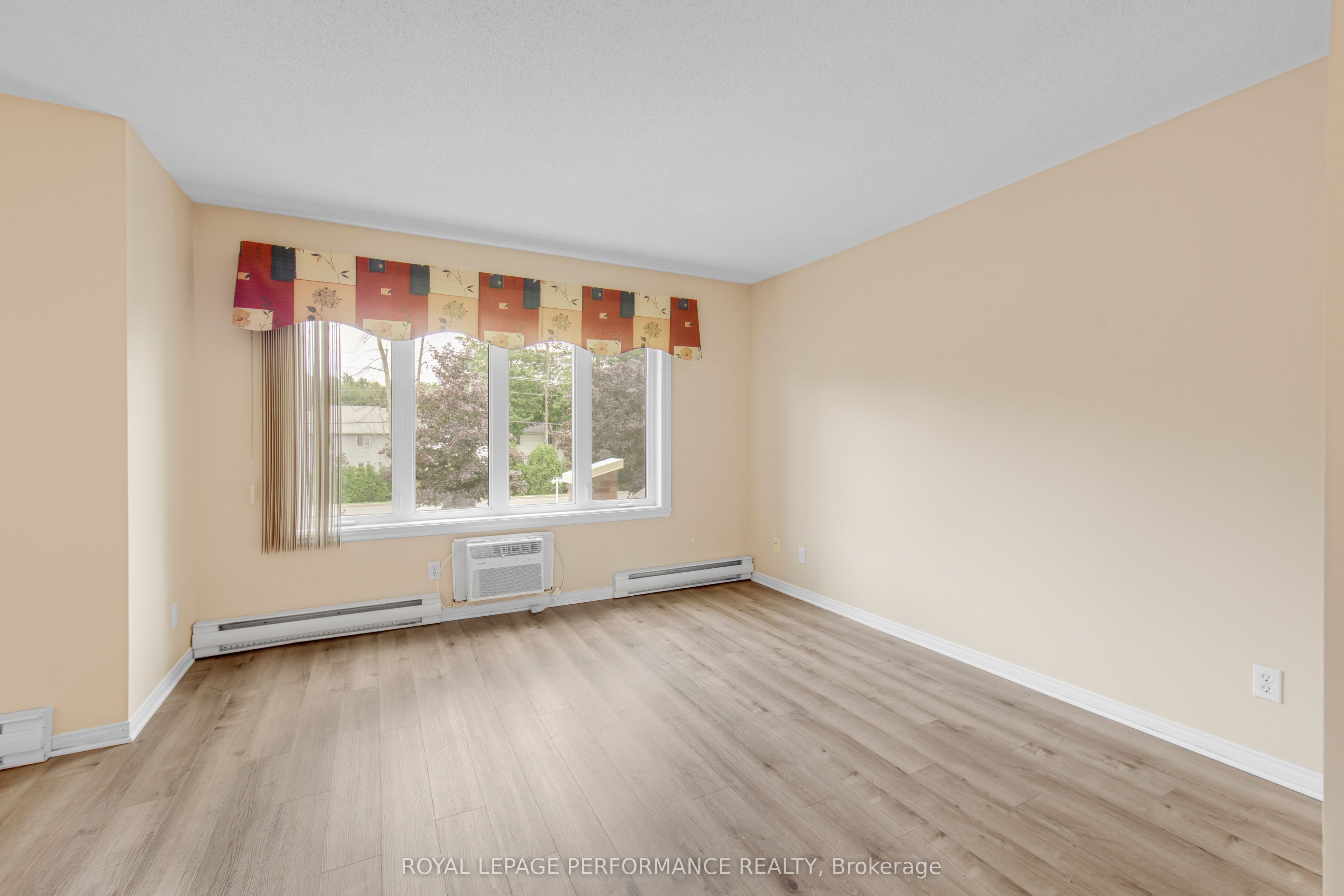 661 Spence Avenue 4 Property Photo 5