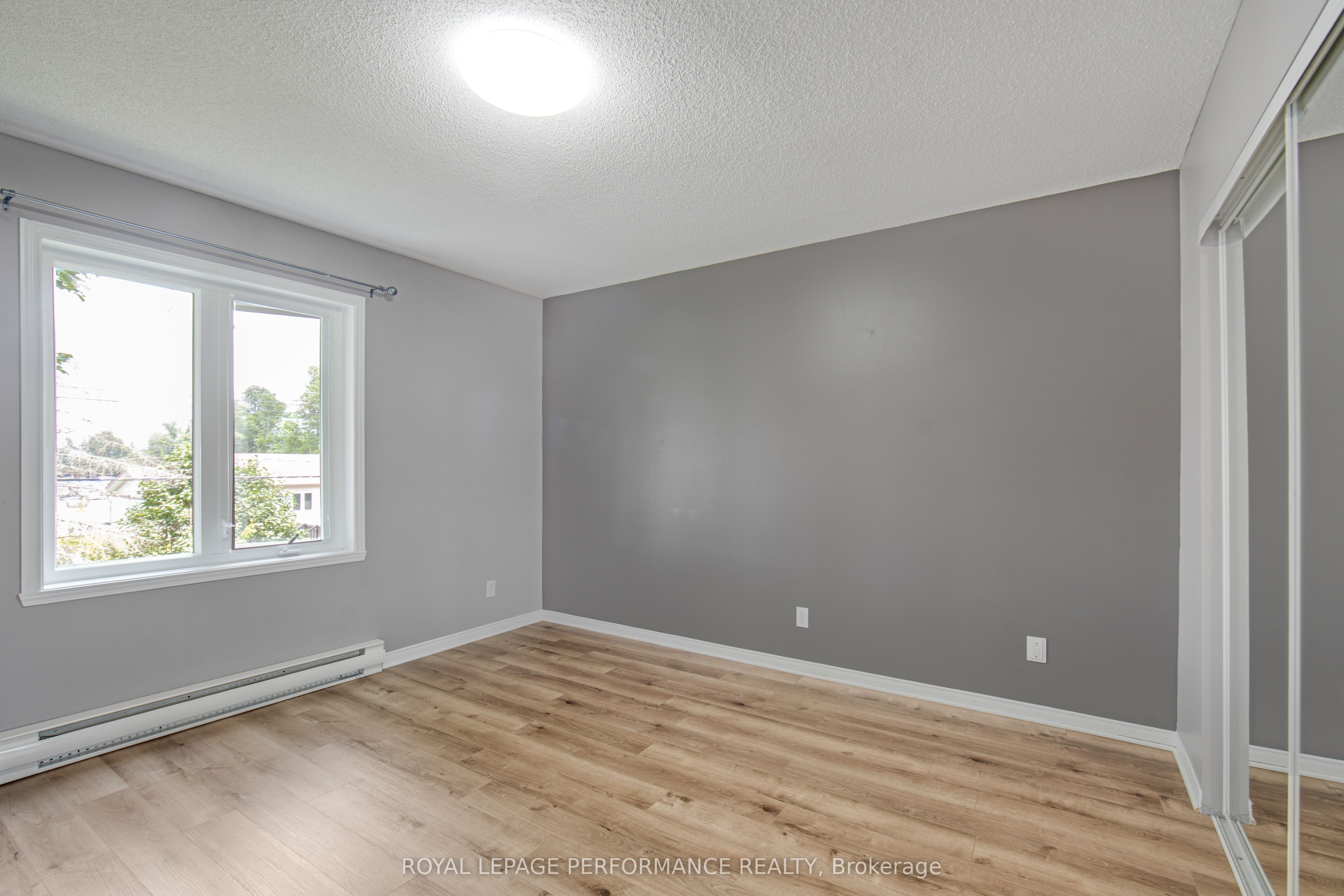 661 Spence Avenue 4 Property Photo 20