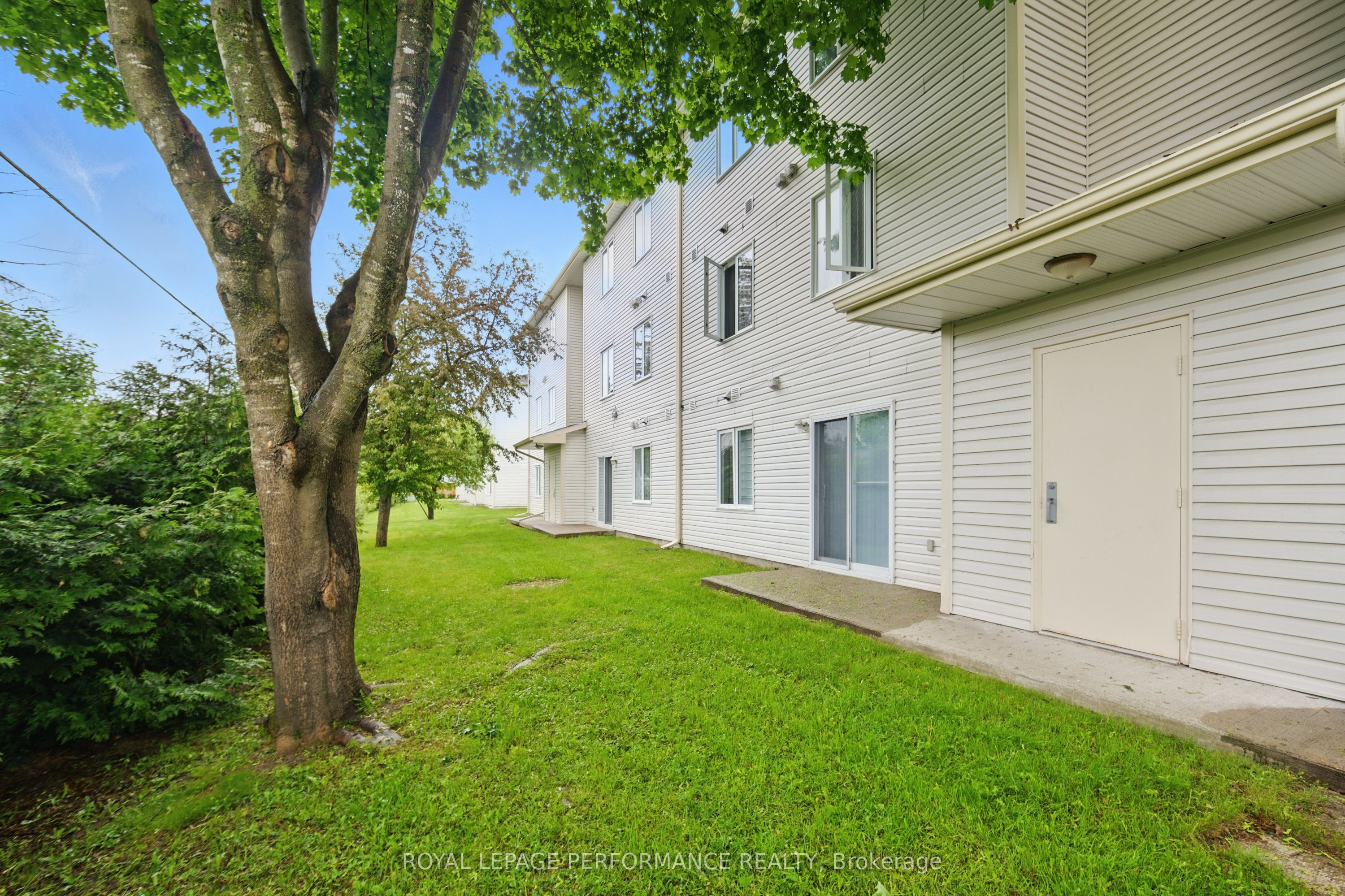 661 Spence Avenue 4 Property Photo 26