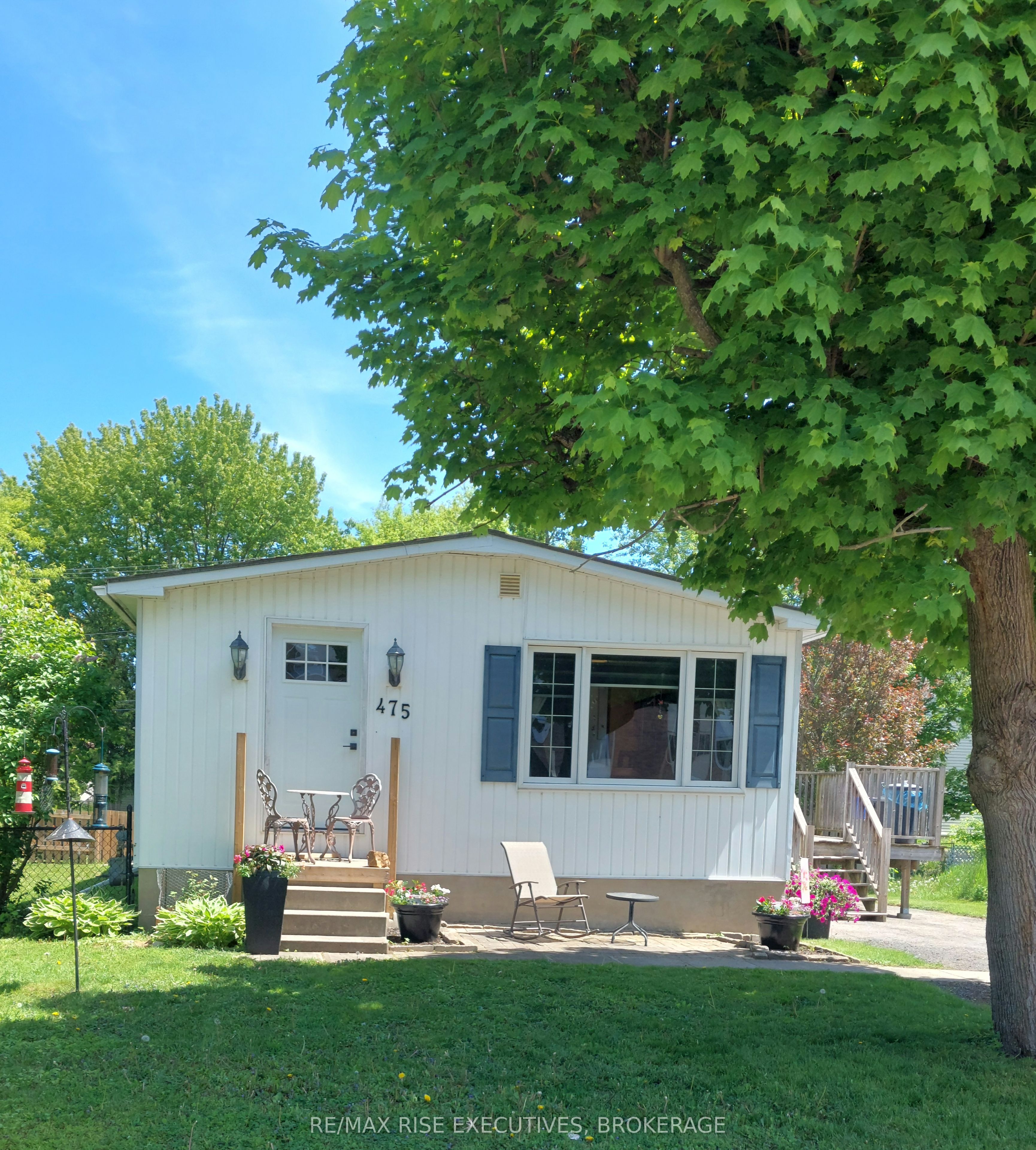 475 Henrietta Street Property Photo 1