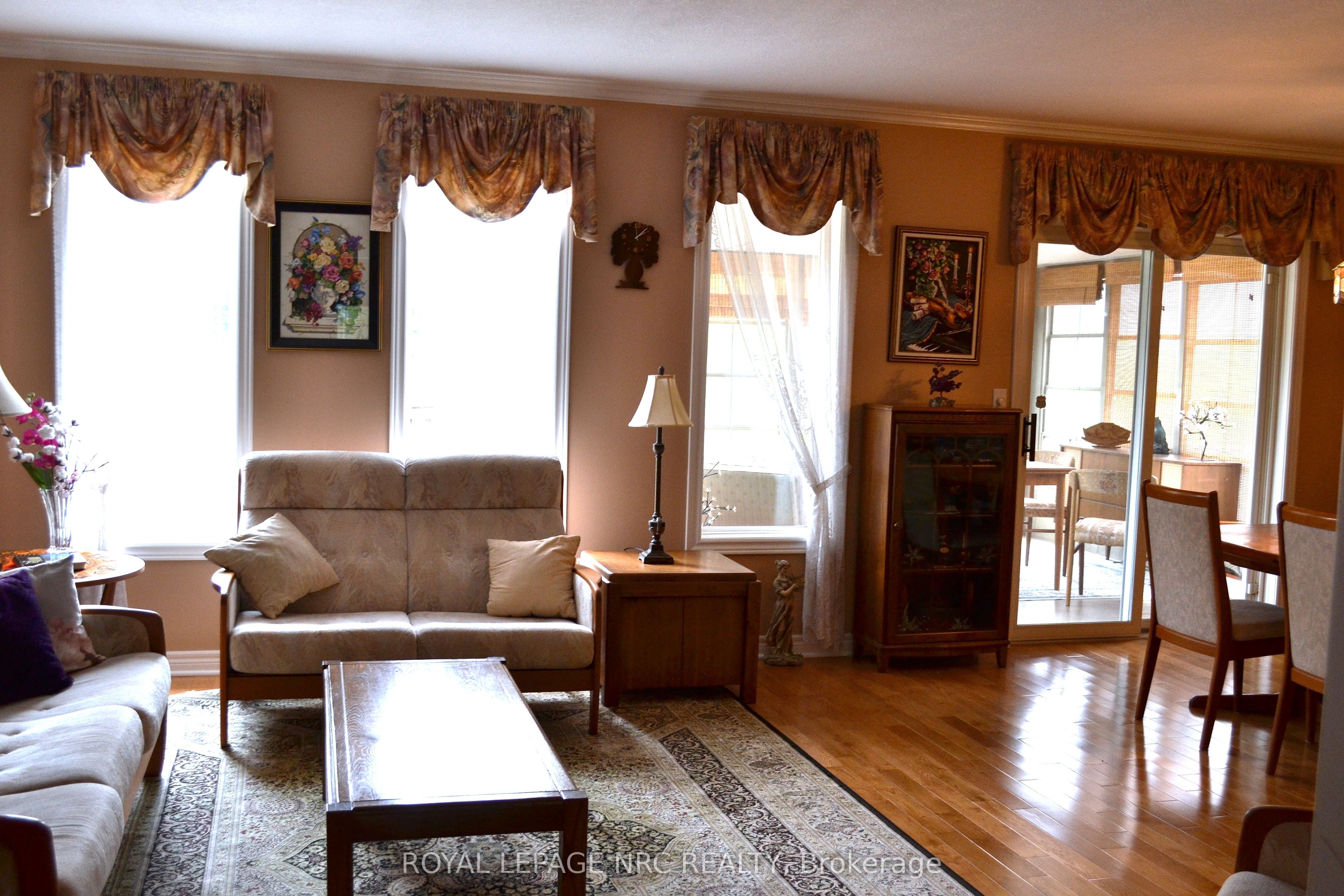 484 Balsam Street Property Photo 4