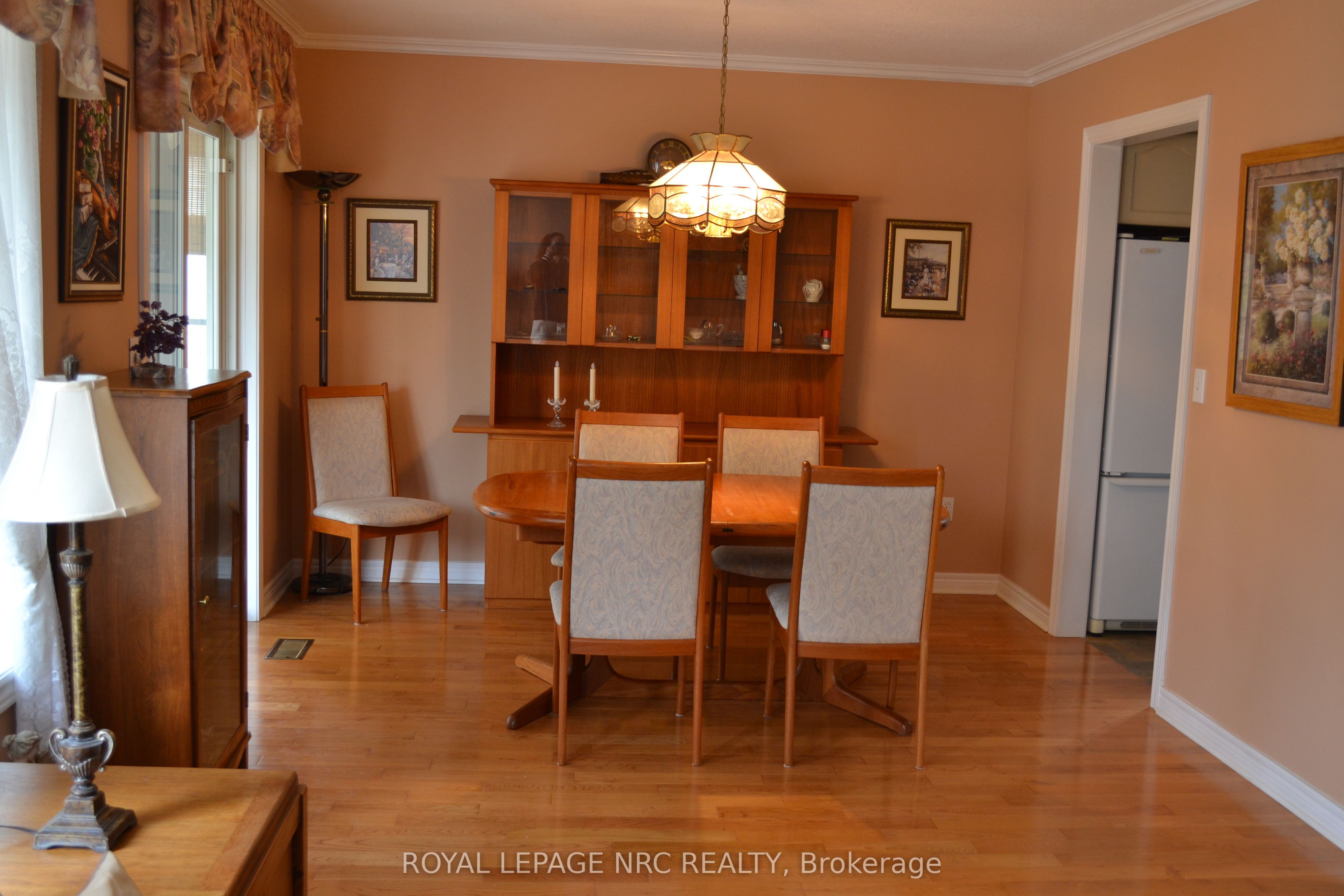 484 Balsam Street Property Photo 9