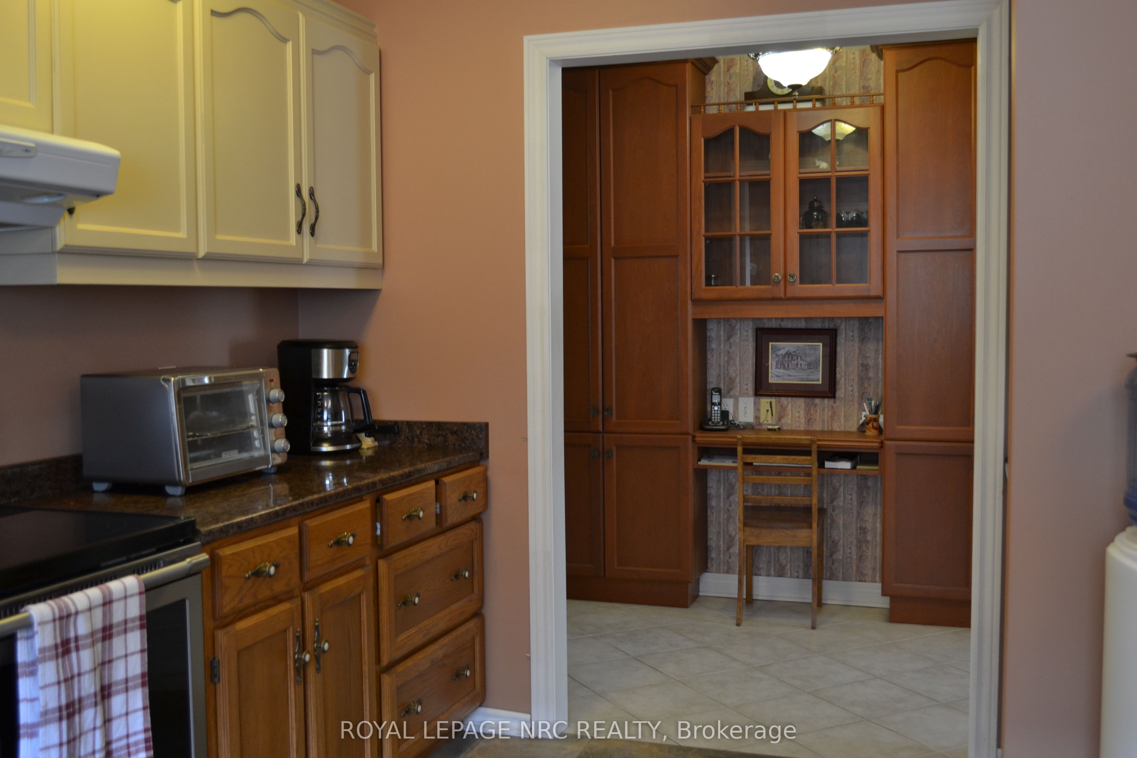 484 Balsam Street Property Photo 14