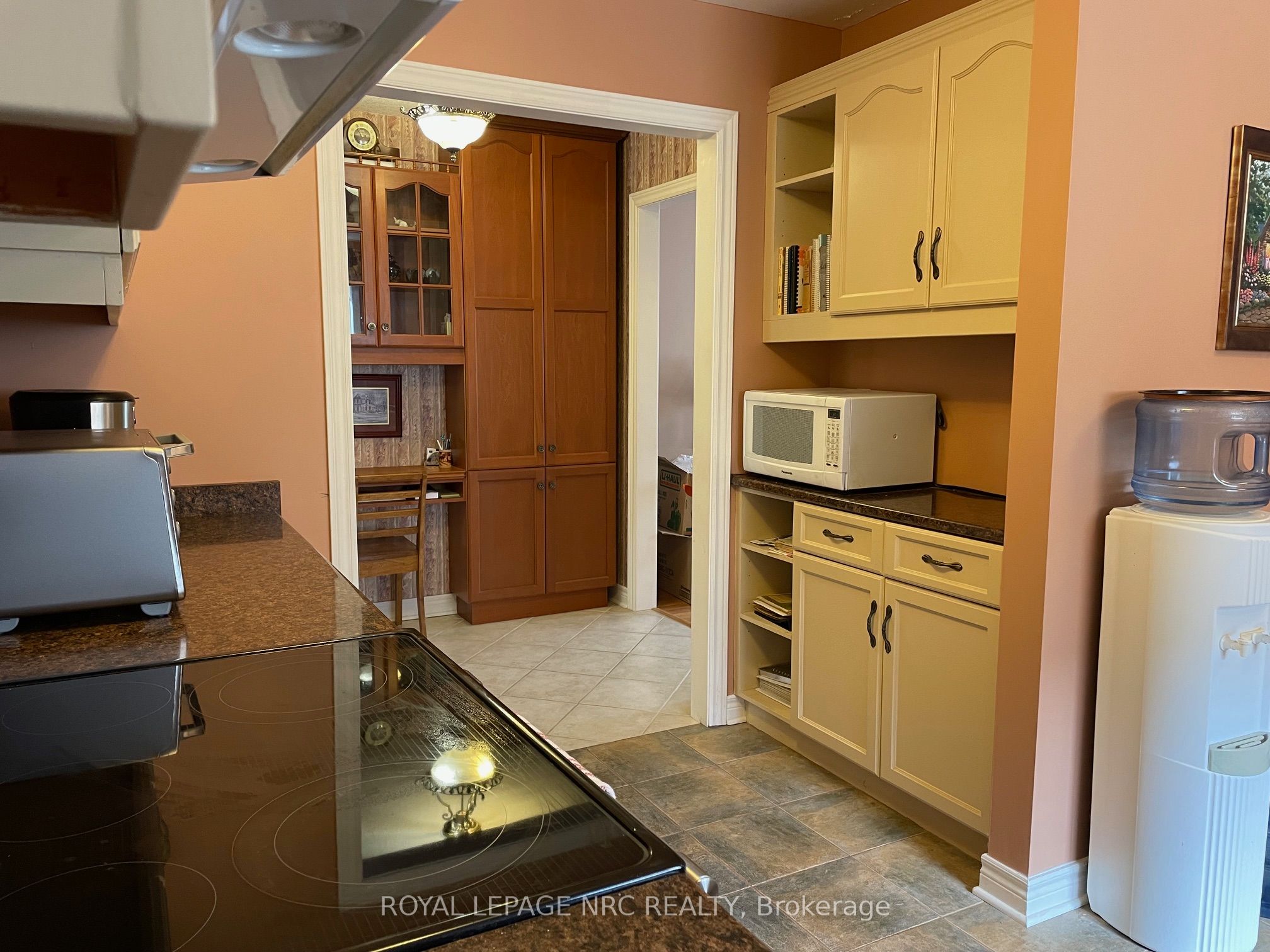 484 Balsam Street Property Photo 15