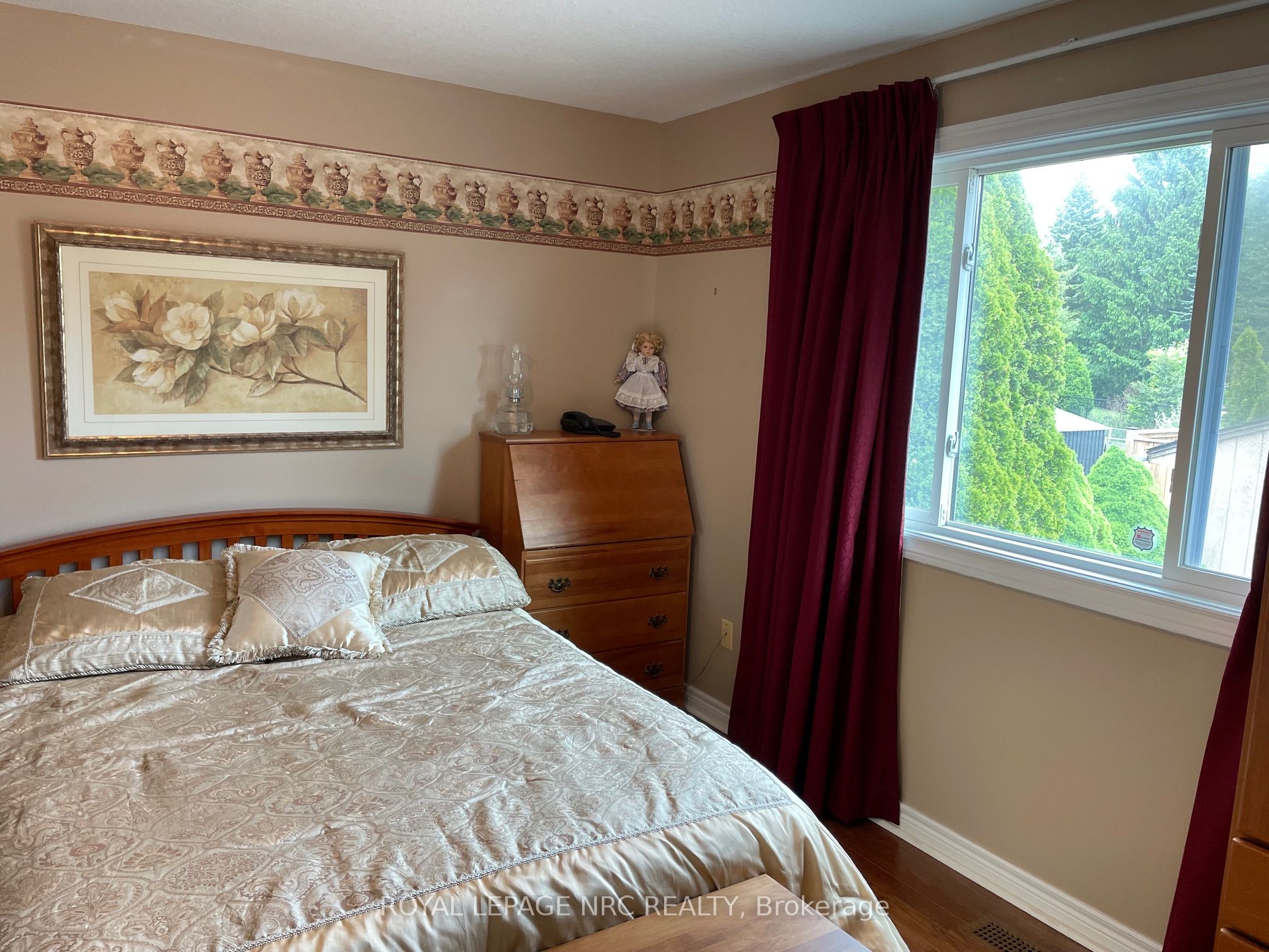484 Balsam Street Property Photo 23