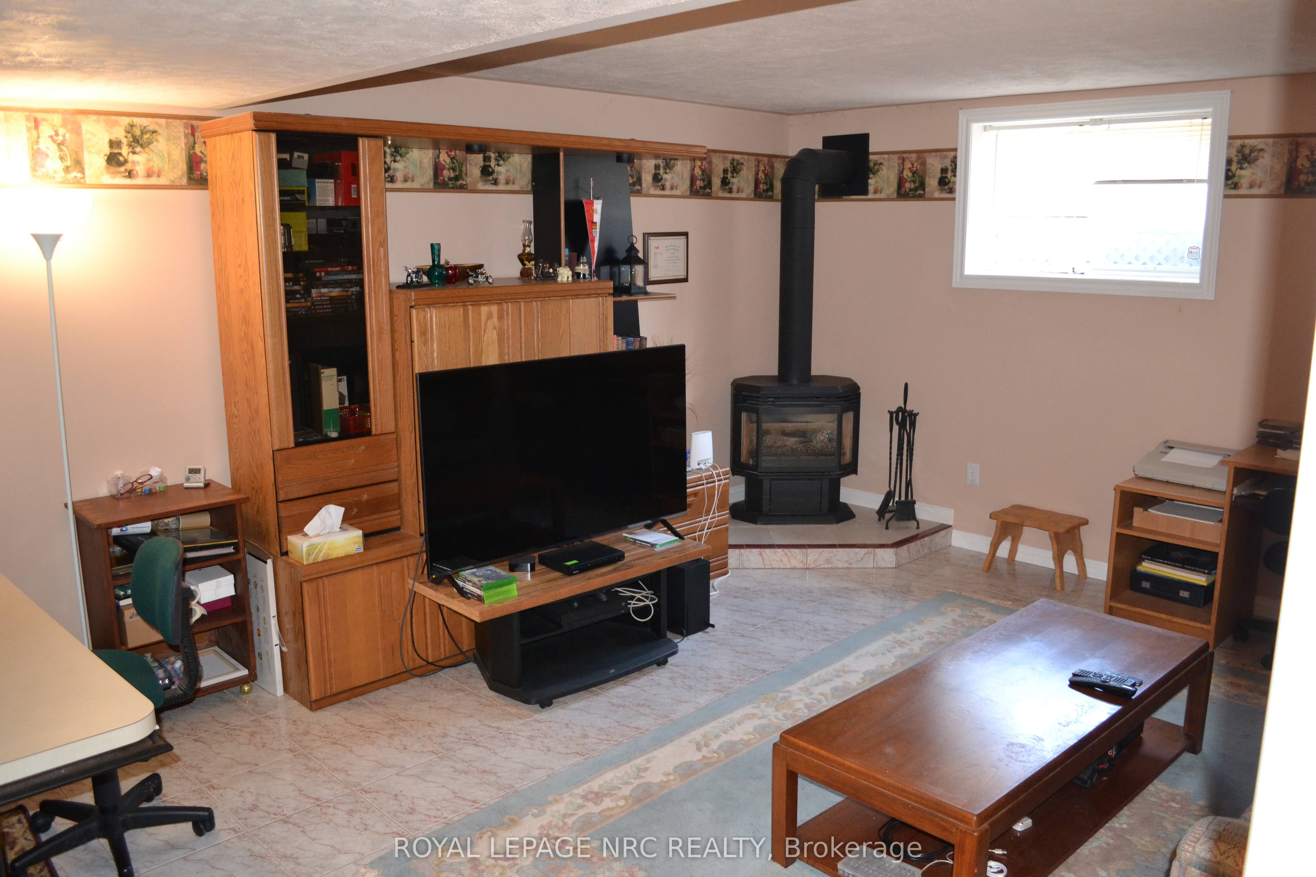 484 Balsam Street Property Photo 28