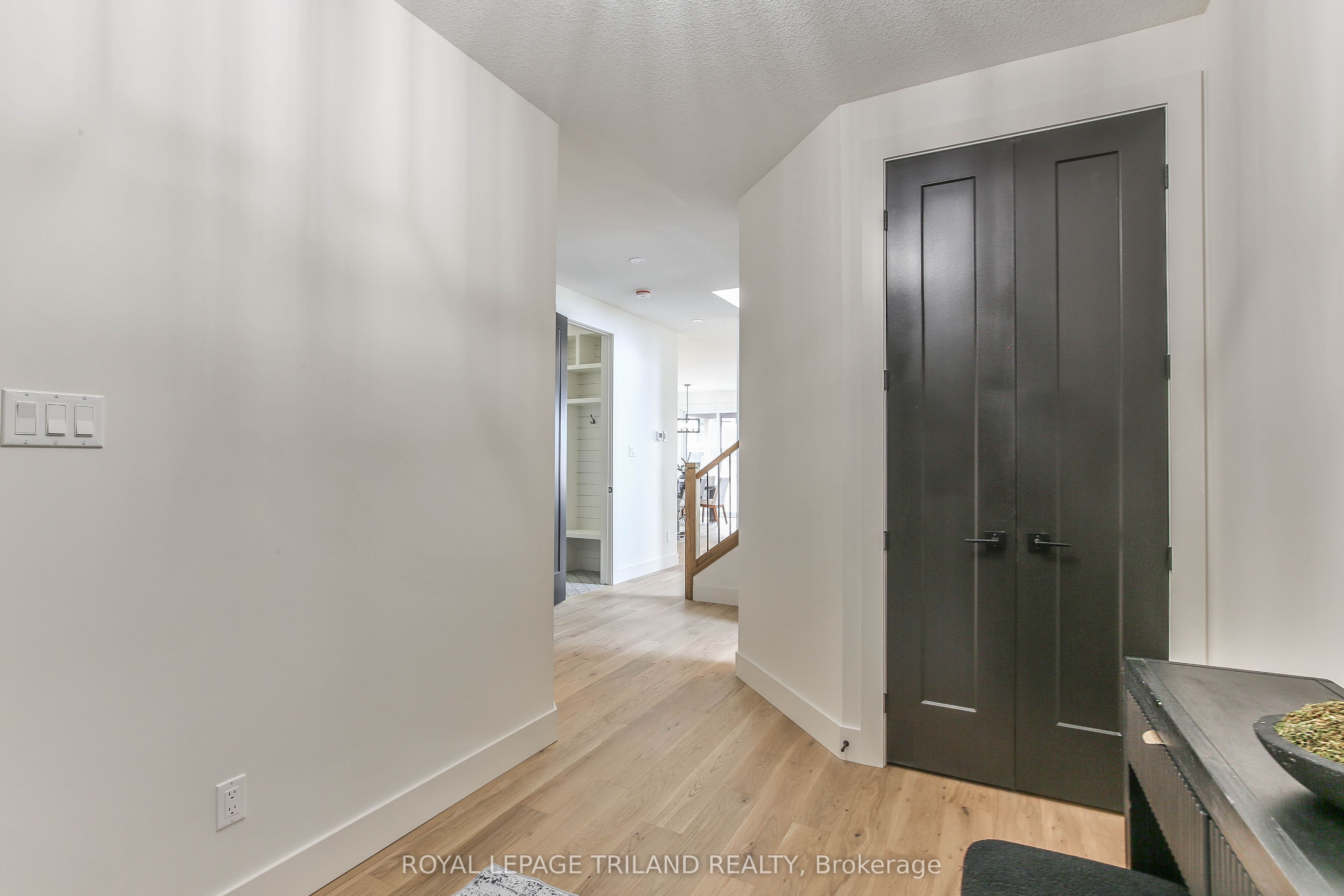 6484 Heathwoods Avenue Property Photo 6