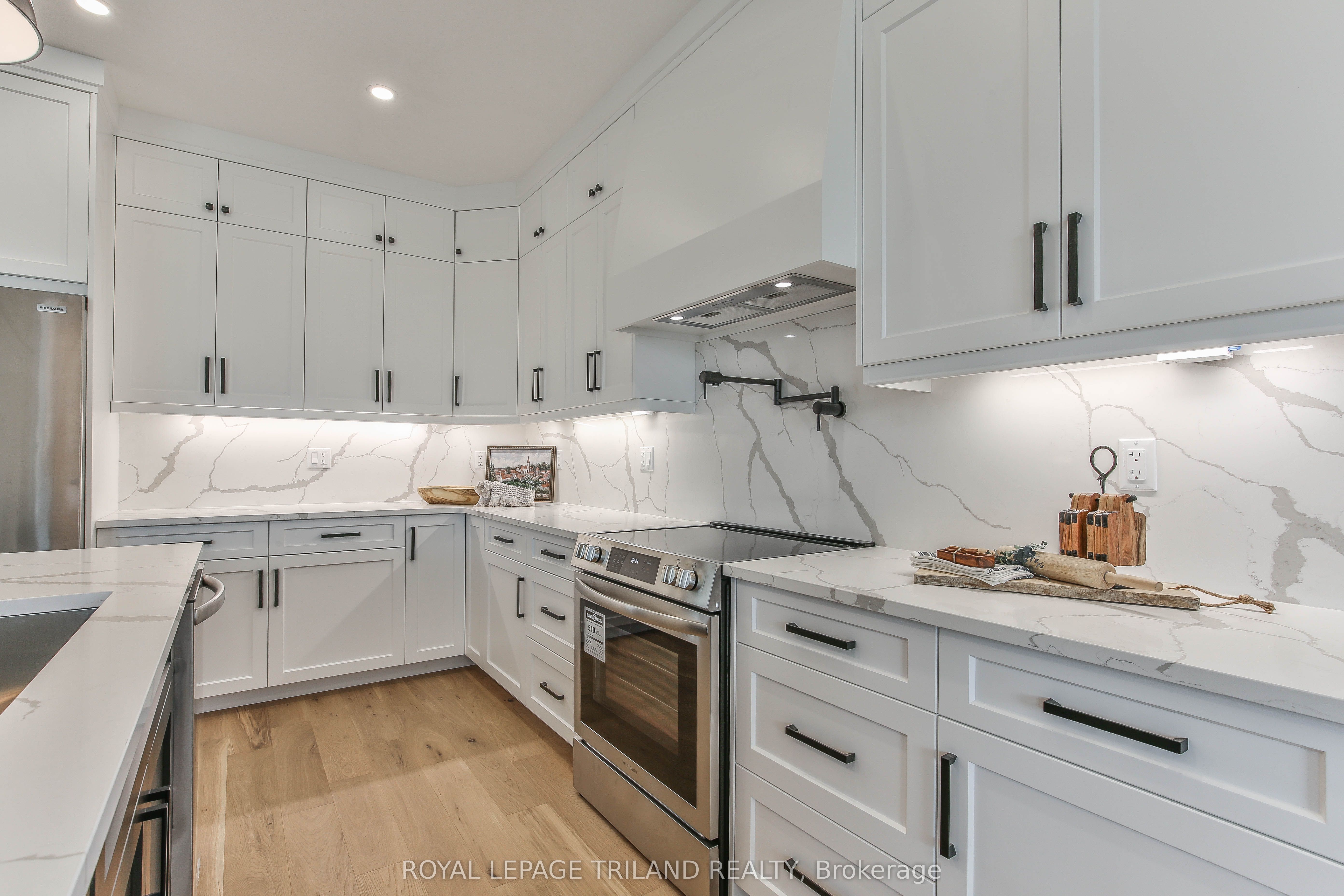 6484 Heathwoods Avenue Property Photo 13